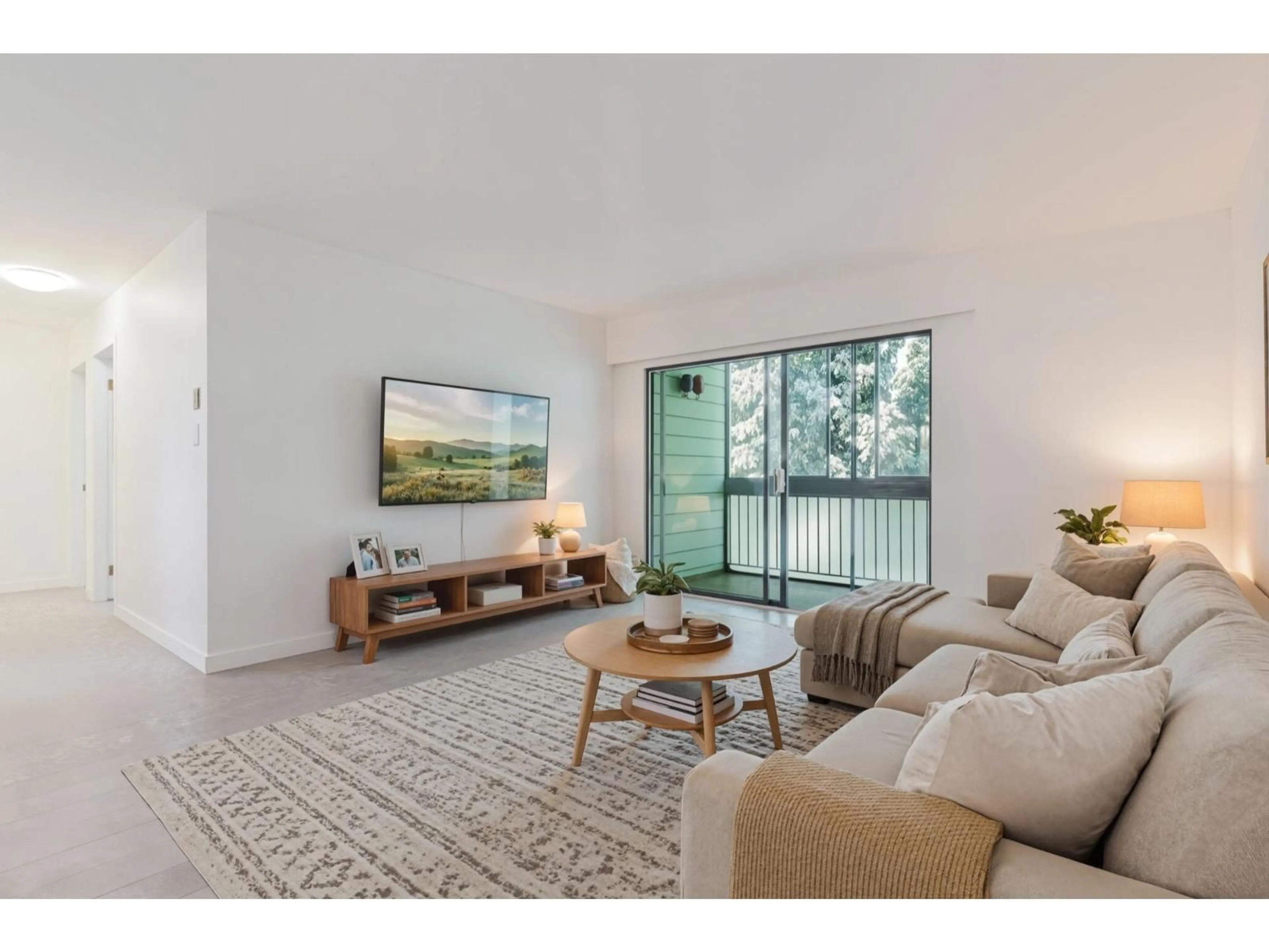 Living room with furniture, unknown for 228 - 2279 MCCALLUM ROAD, Abbotsford British Columbia V2S6J1