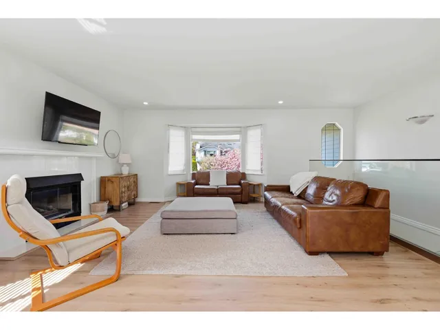 16162 8A AVENUE, Surrey 3