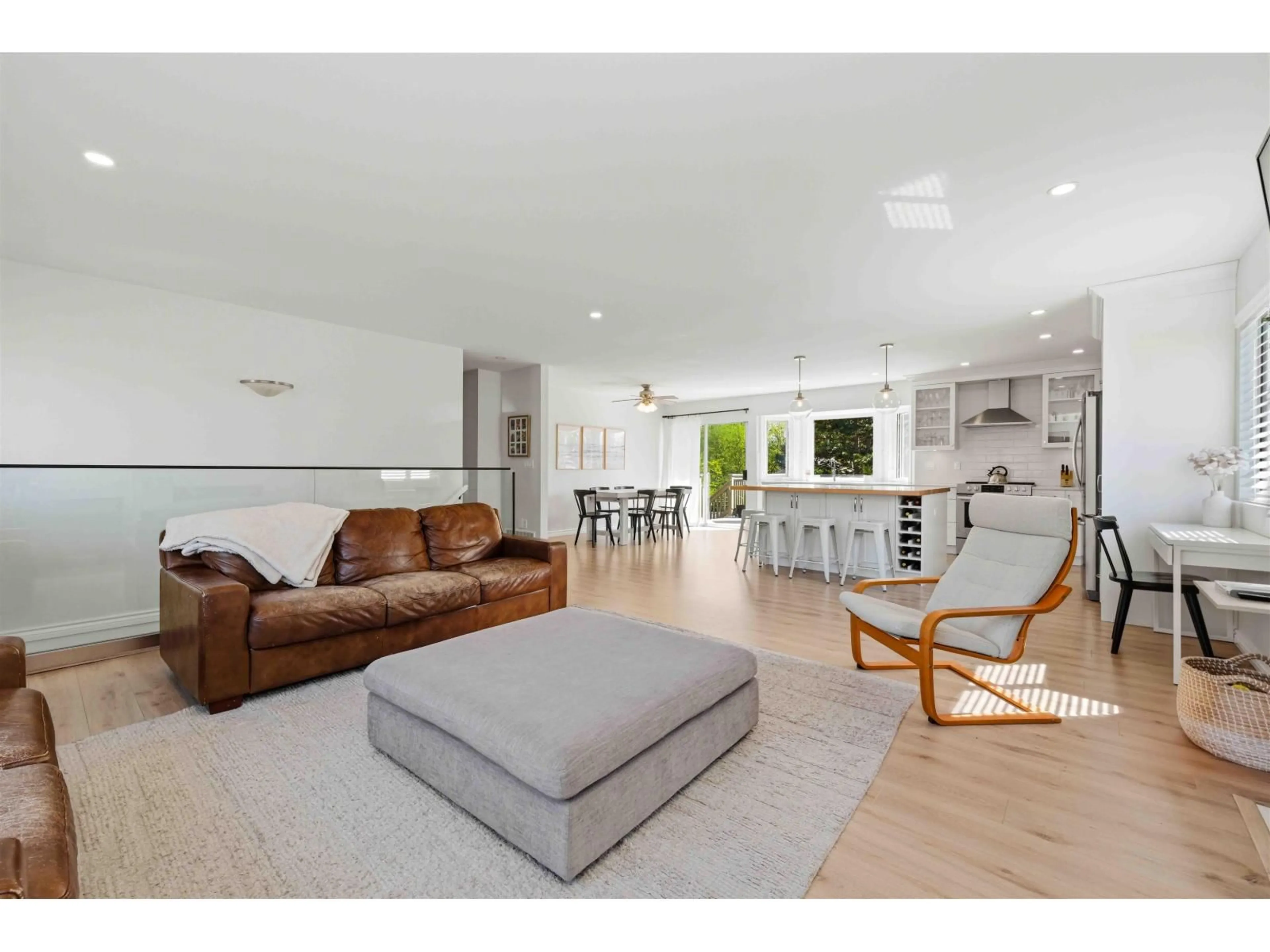 Living room with furniture, unknown for 16162 8A AVENUE, Surrey British Columbia V4A8W7