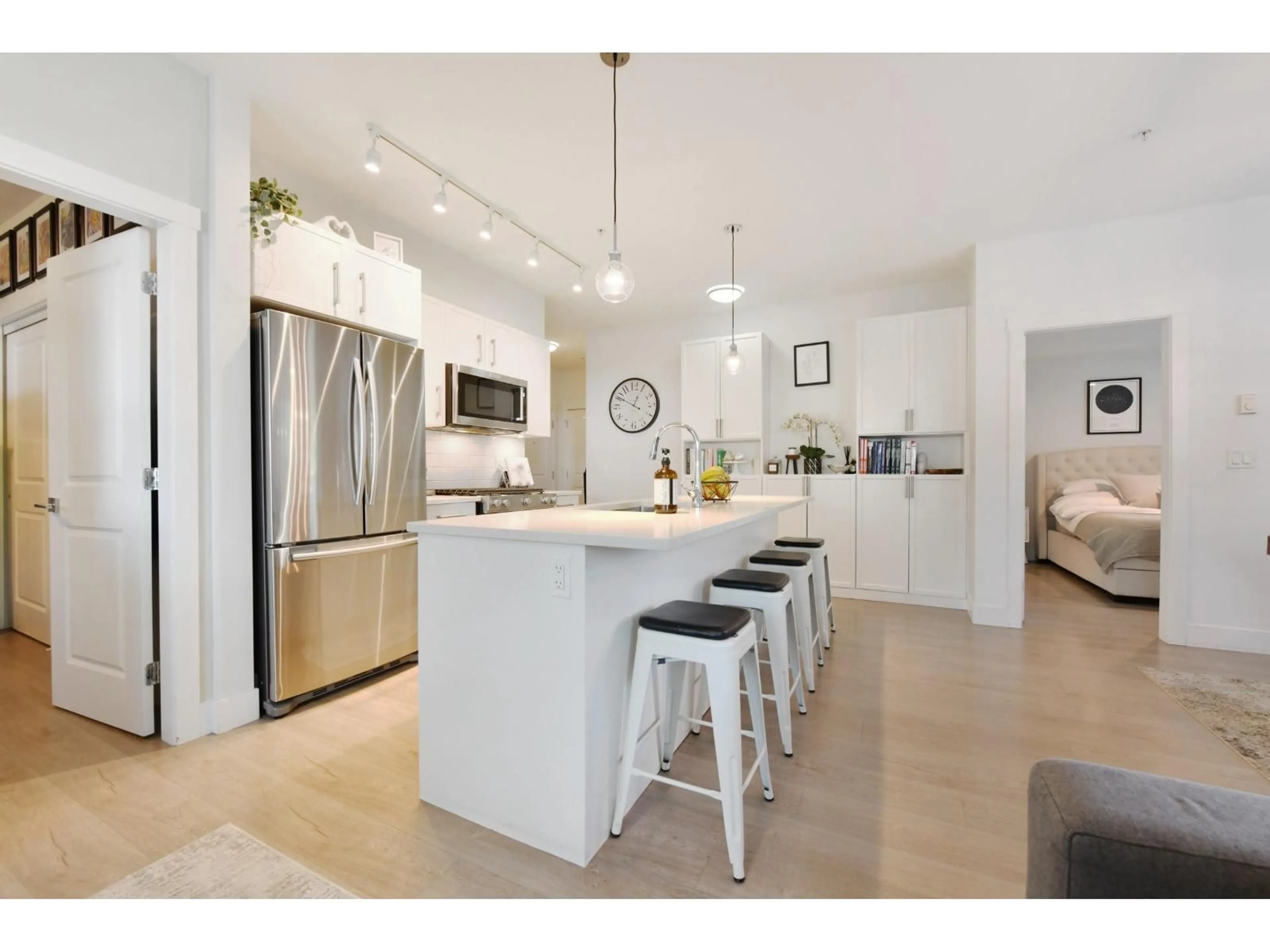 Open concept kitchen, unknown for 106 - 22136 49 AVENUE, Langley British Columbia V3A0M8
