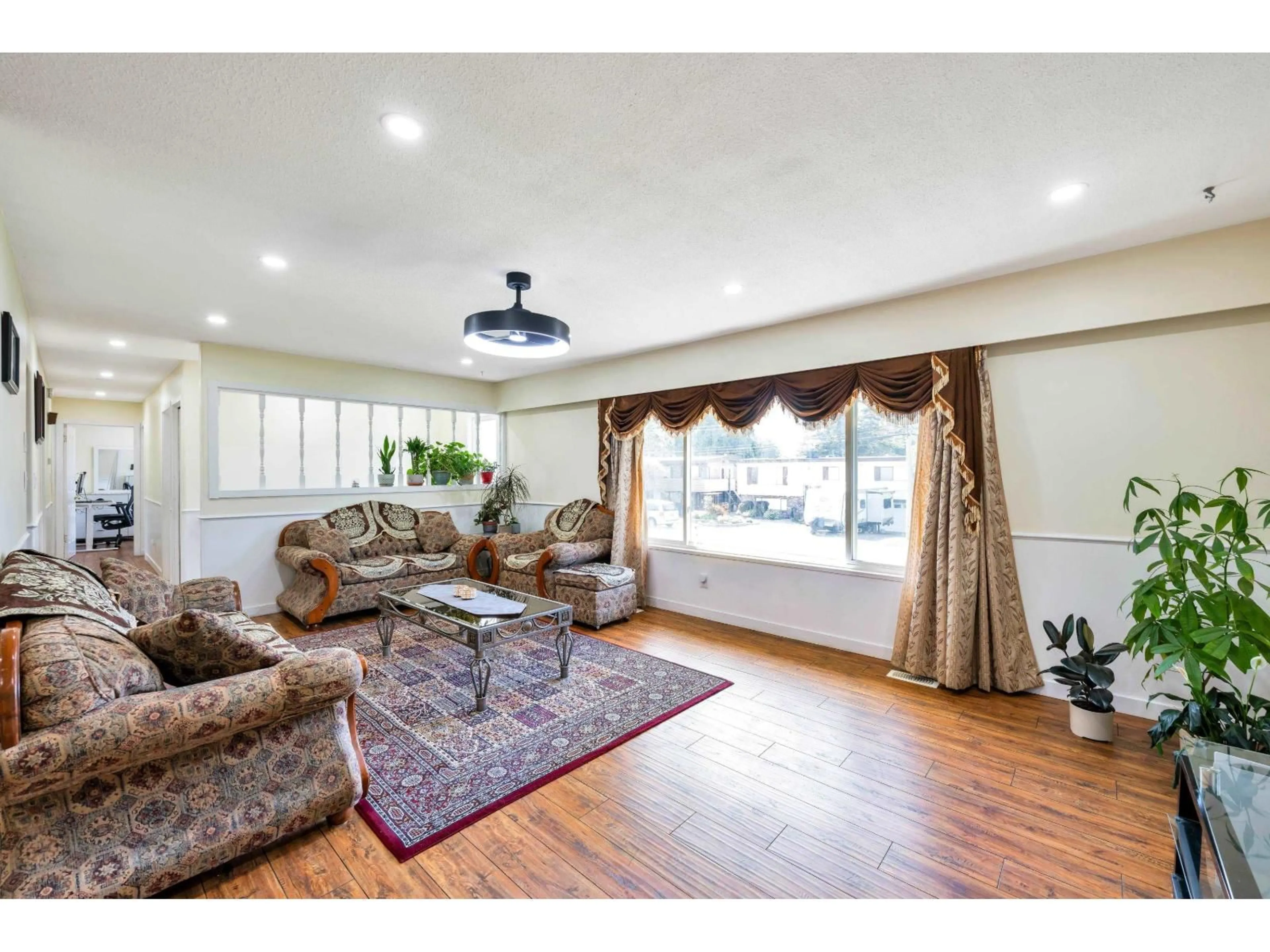 Living room with furniture, unknown for 11789 85A AVENUE, Delta British Columbia V4C2V8