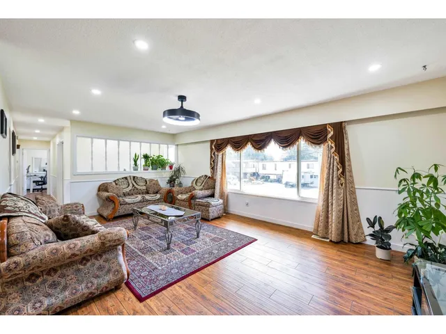11789 85A AVENUE, Delta 3
