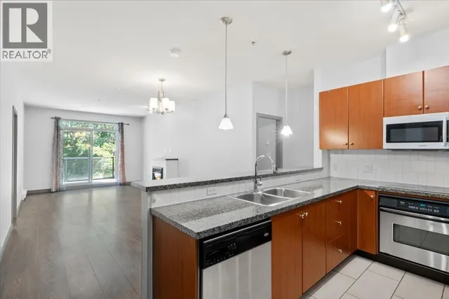 312 - 100 CAPILANO ROAD, Port Moody 3