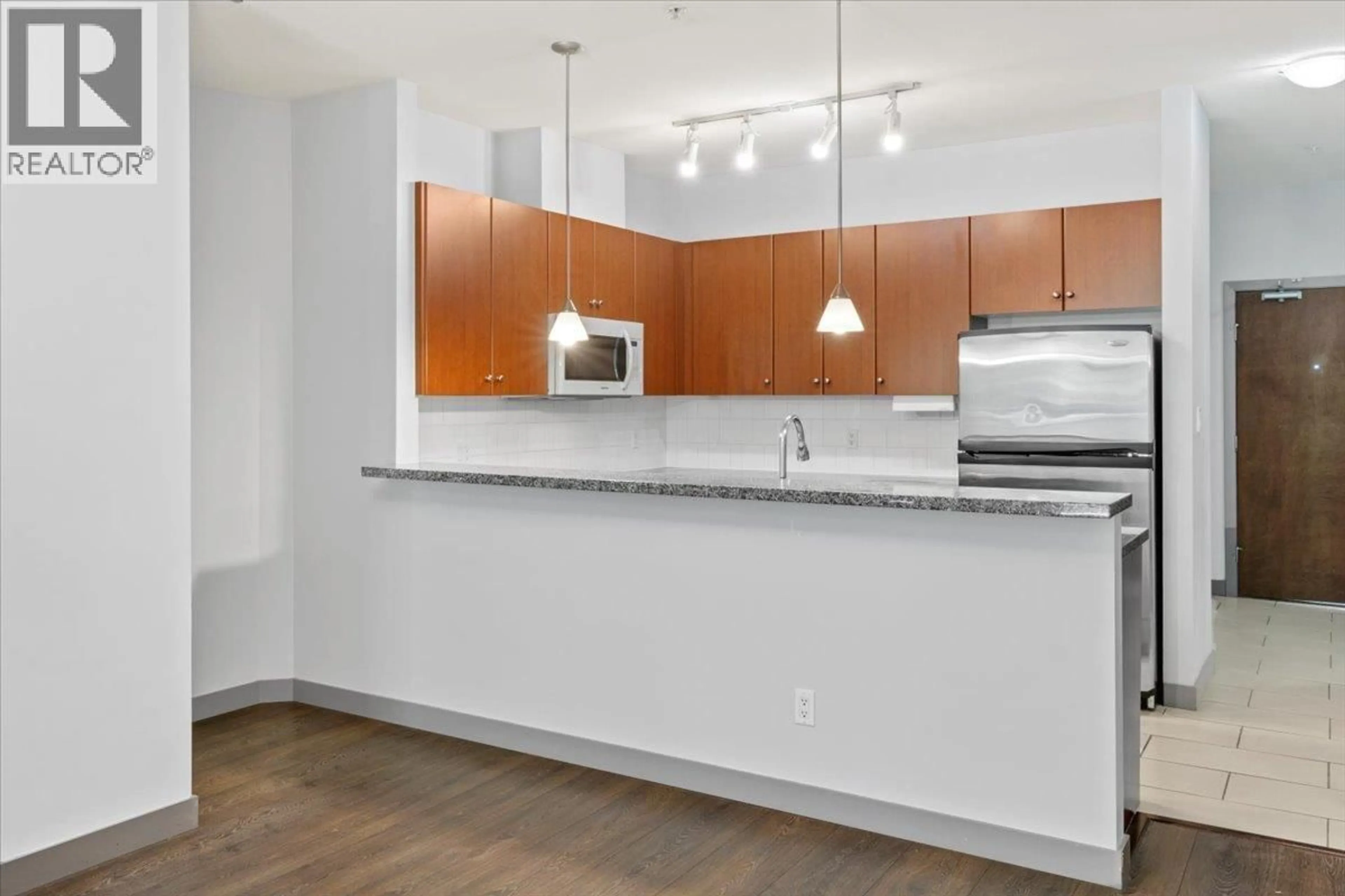 Standard kitchen, unknown for 312 - 100 CAPILANO ROAD, Port Moody British Columbia V3H5M9