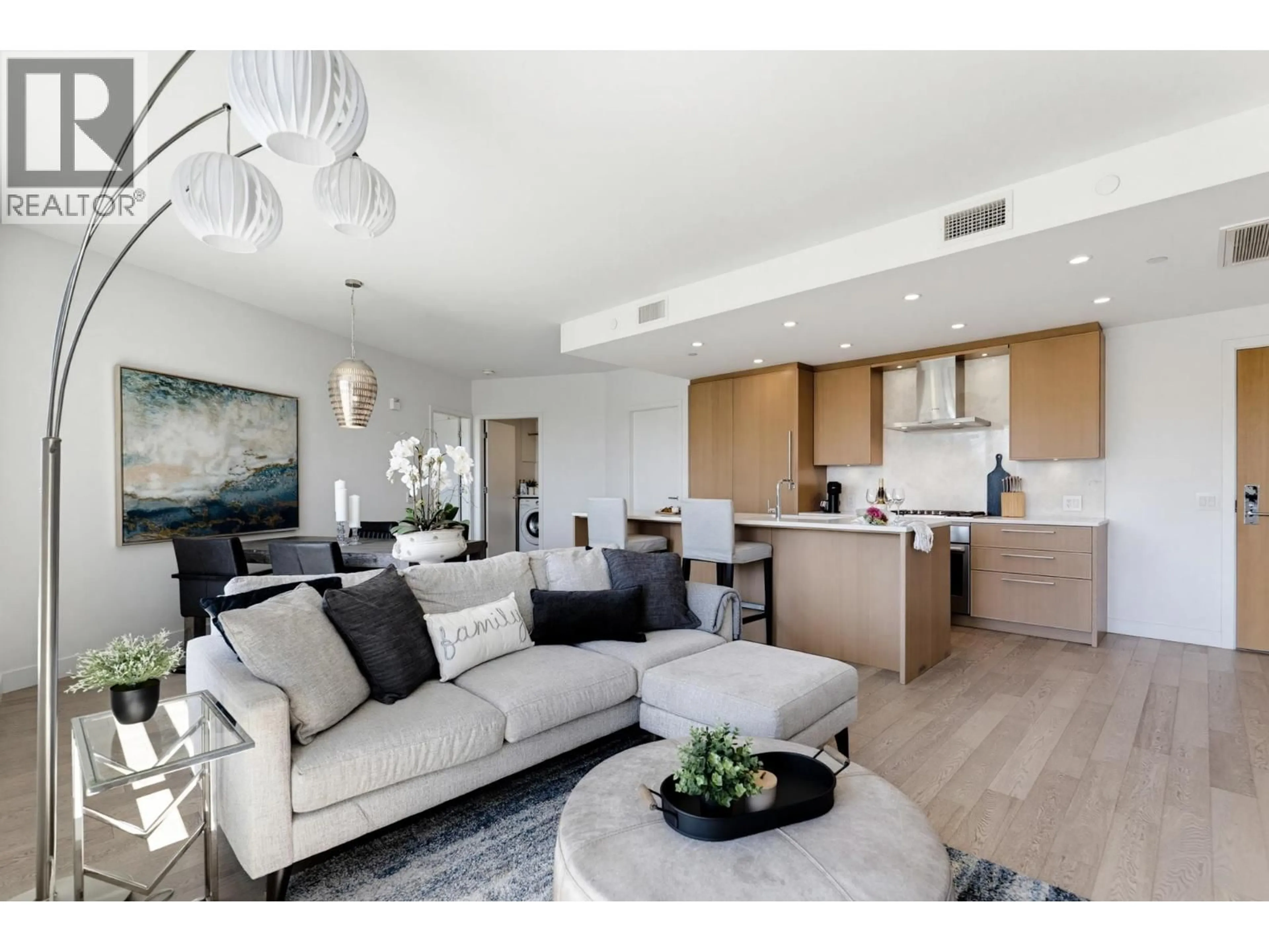 Living room with furniture, unknown for 409 - 3220 CONNAUGHT CRESCENT, North Vancouver British Columbia V7R0A5
