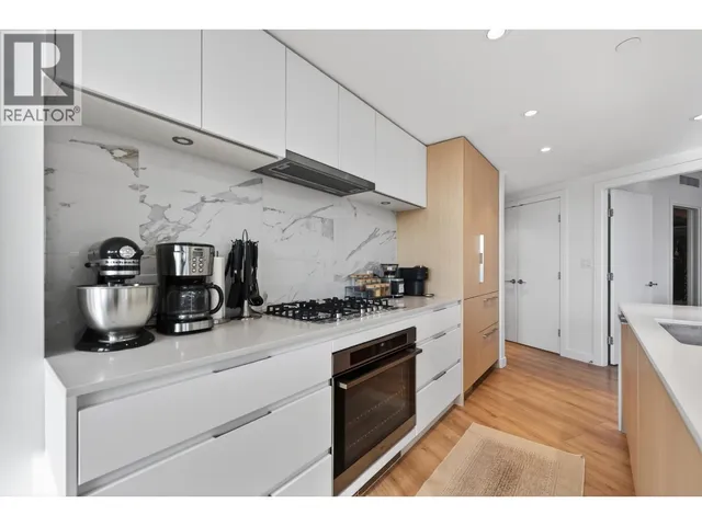 807 - 1500 FERN STREET, North Vancouver 4