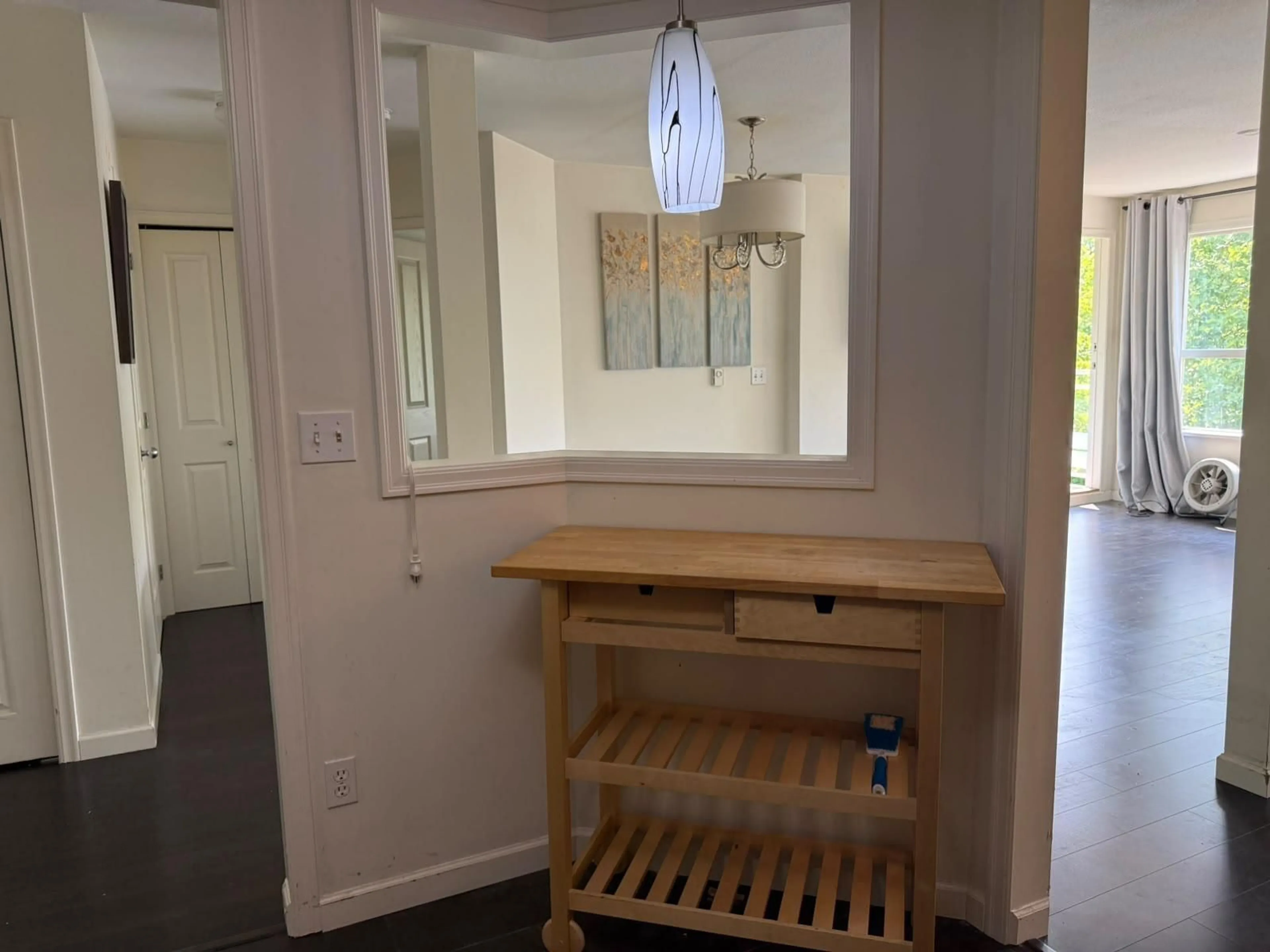 Indoor entryway for 305 - 10188 155 STREET, Surrey British Columbia V3R0R6