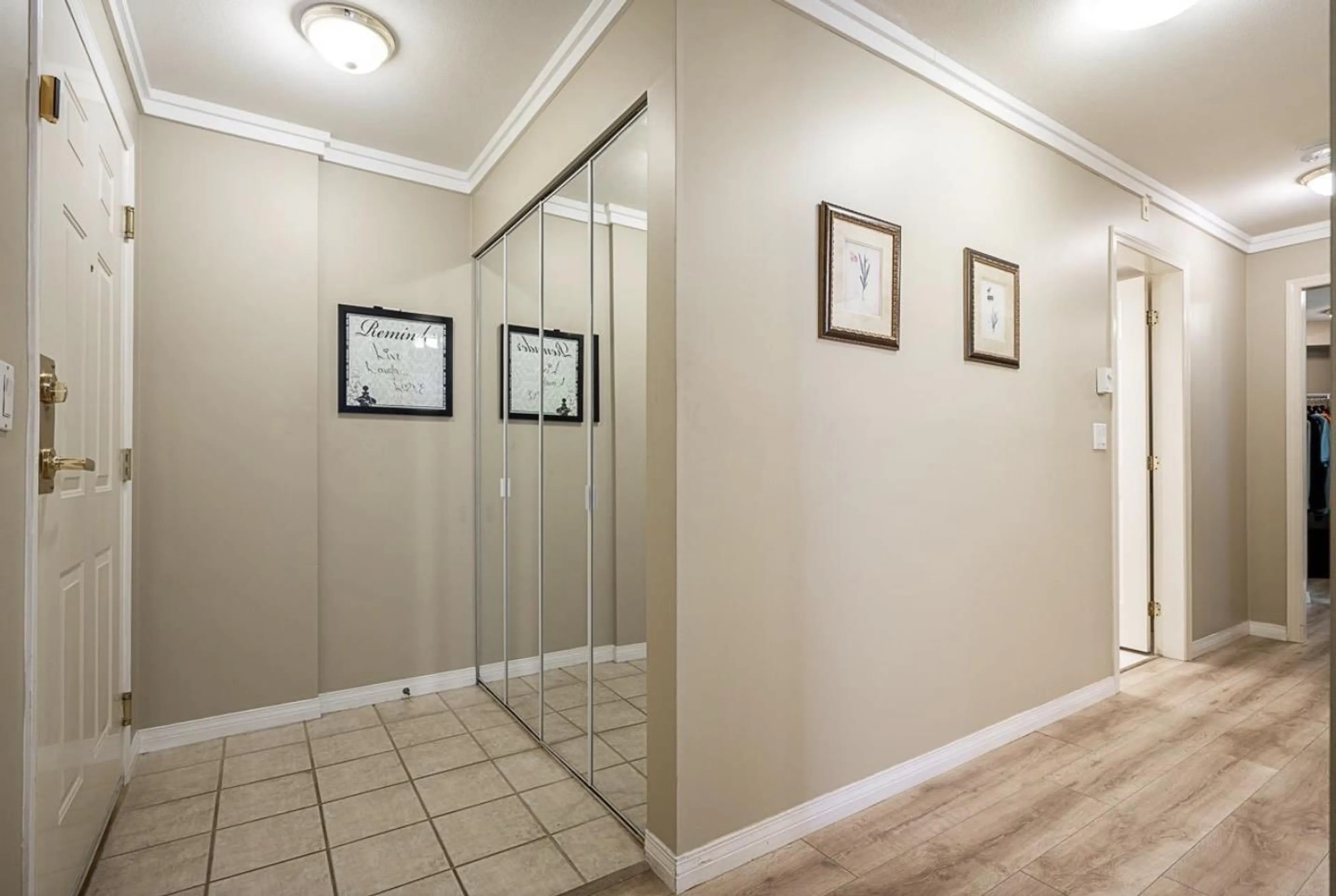 Unknown for 210 - 15150 29 A AVENUE, Surrey British Columbia V4P3B1