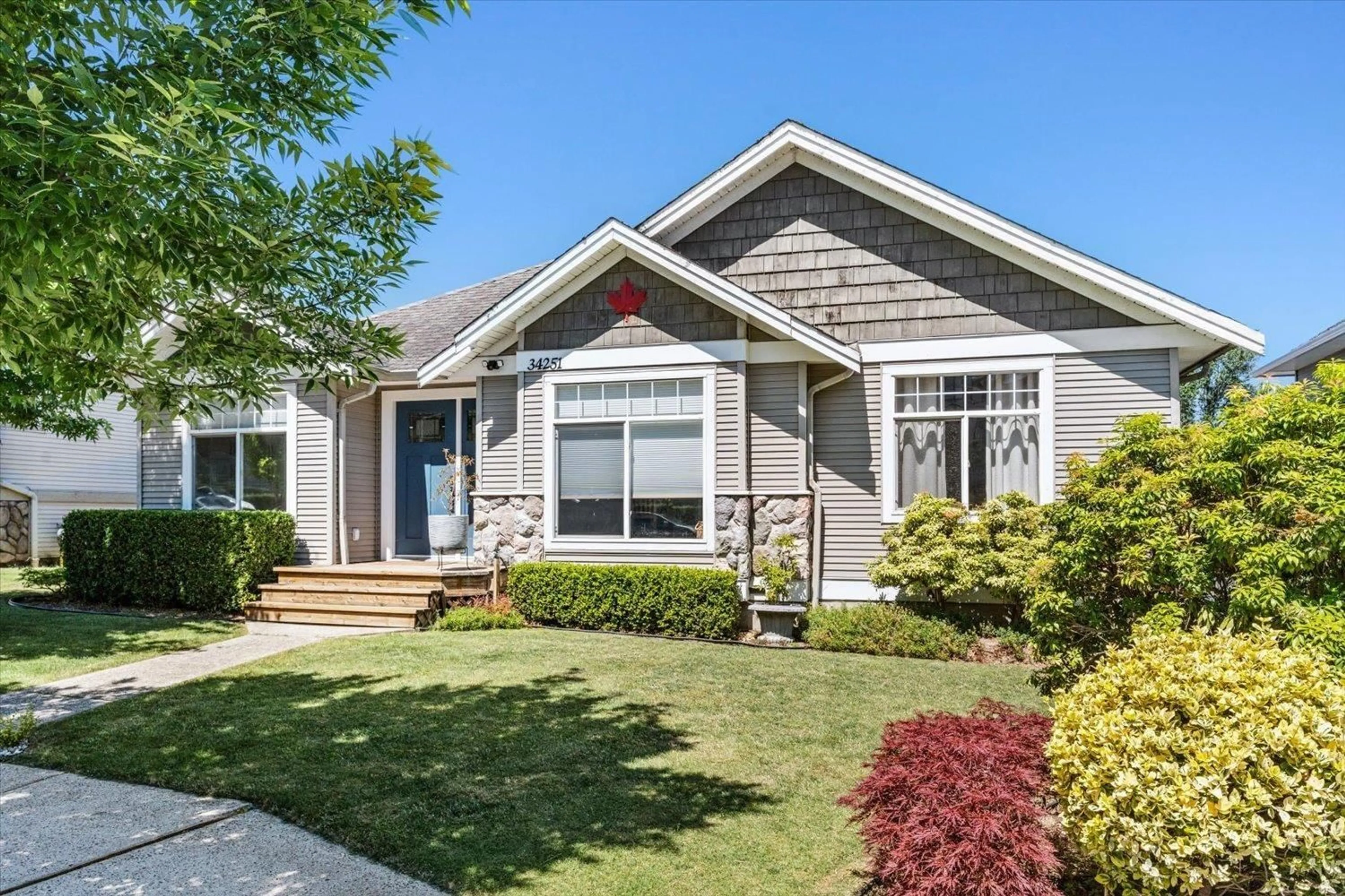 Home with vinyl exterior material, street for 34251 KING ROAD, Abbotsford British Columbia V2S7N2