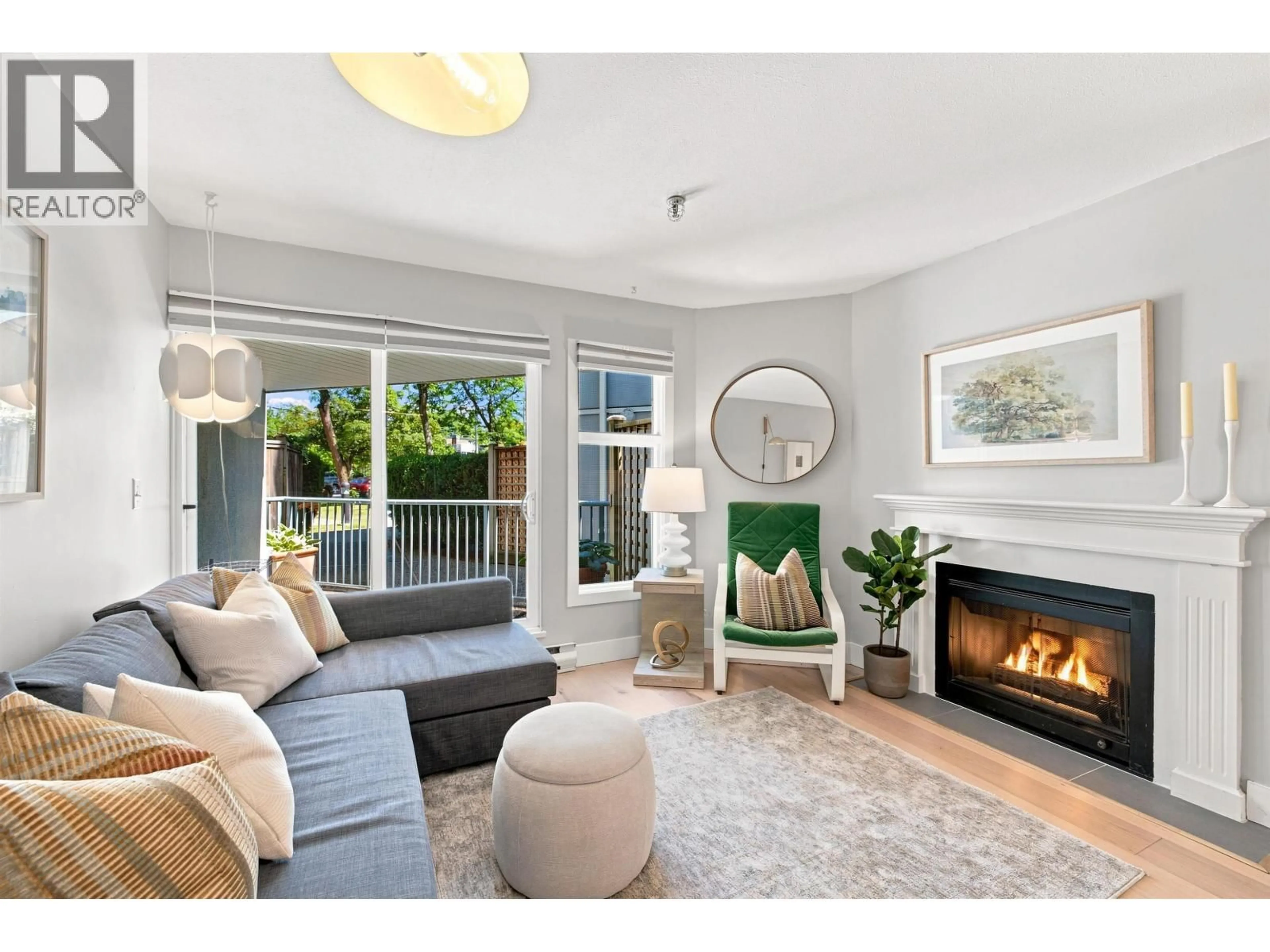 Living room with furniture, unknown for 108 - 2020 8TH AVENUE, Vancouver British Columbia V6J1W5