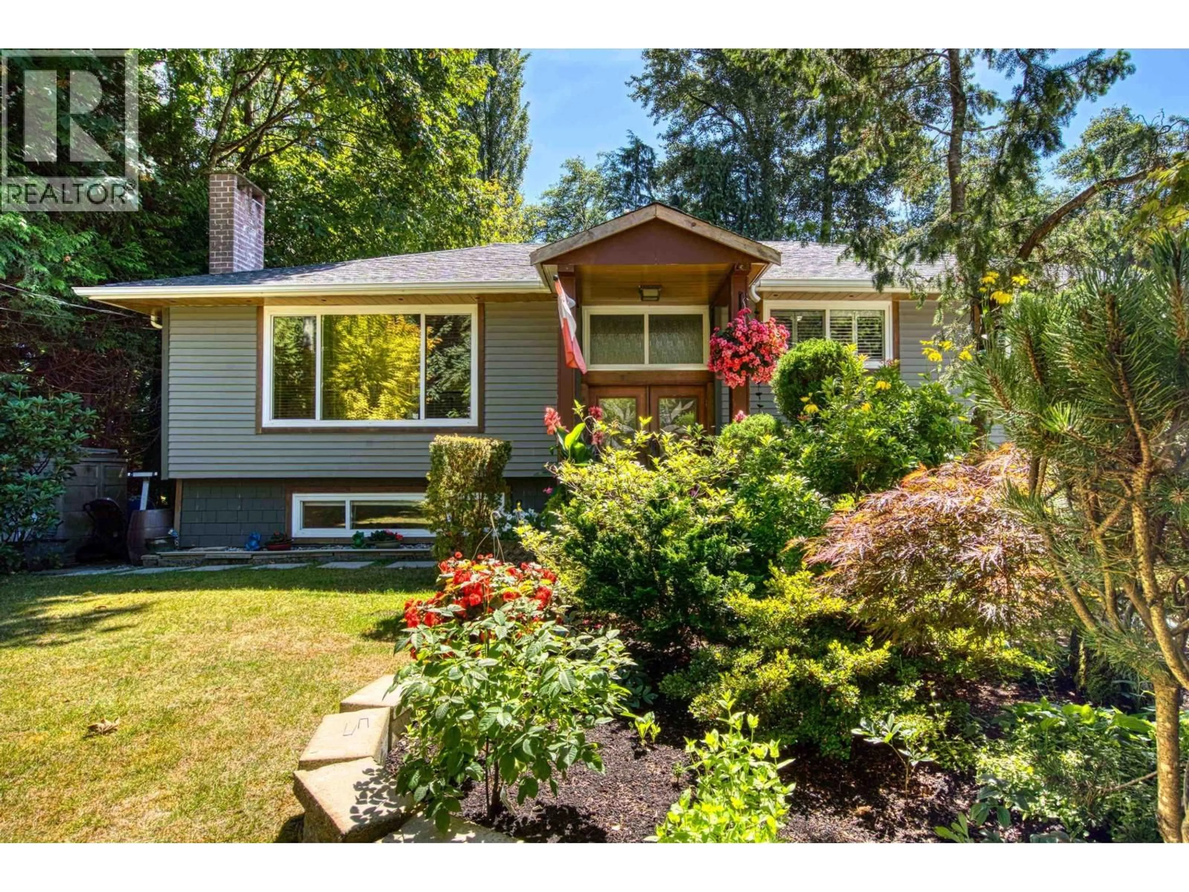 Home with vinyl exterior material, street for 517 AILSA AVENUE, Port Moody British Columbia V3H1A5