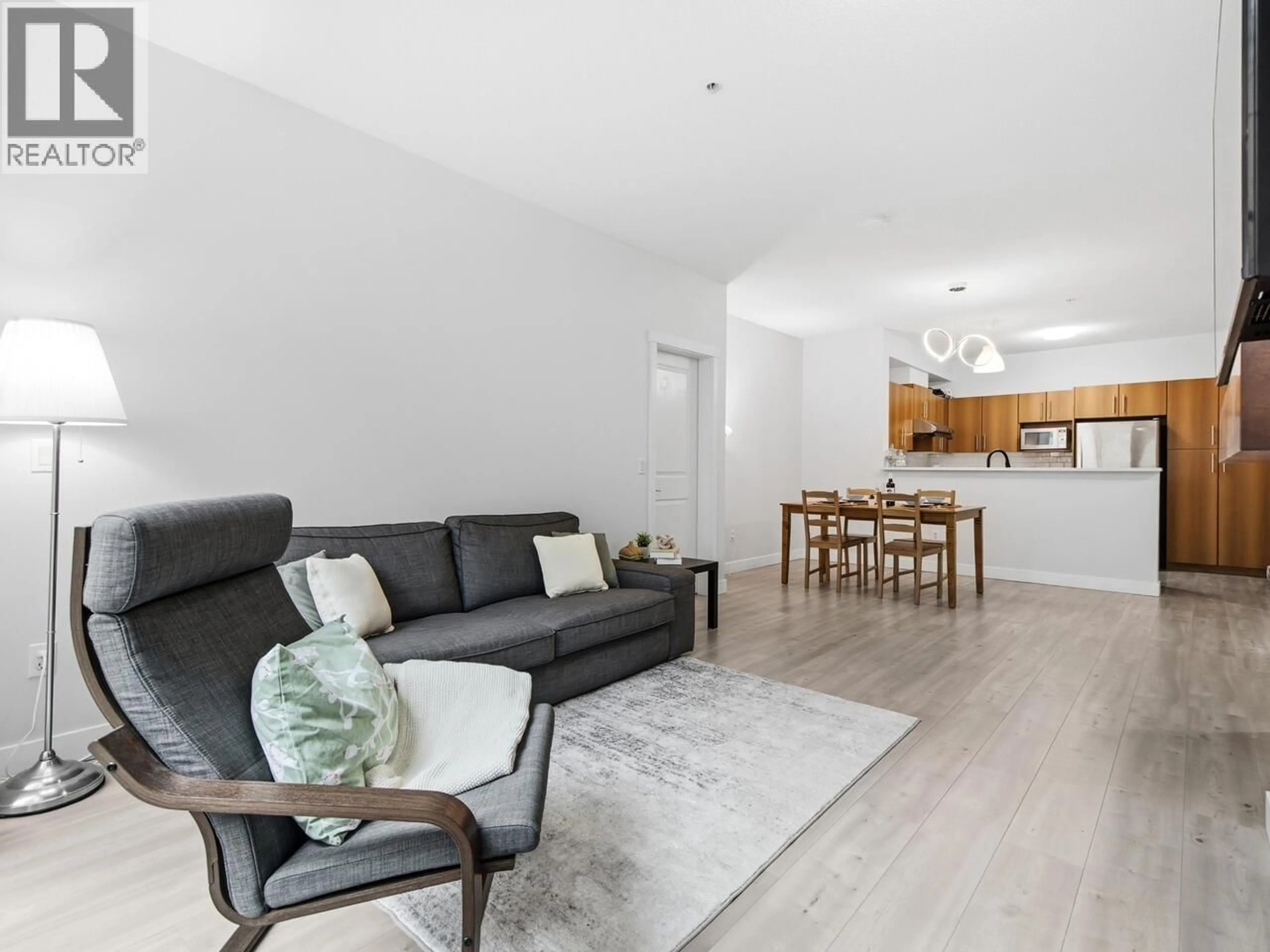 Living room with furniture, unknown for 32 - 9229 UNIVERSITY CRESCENT, Burnaby British Columbia V5A4Z2