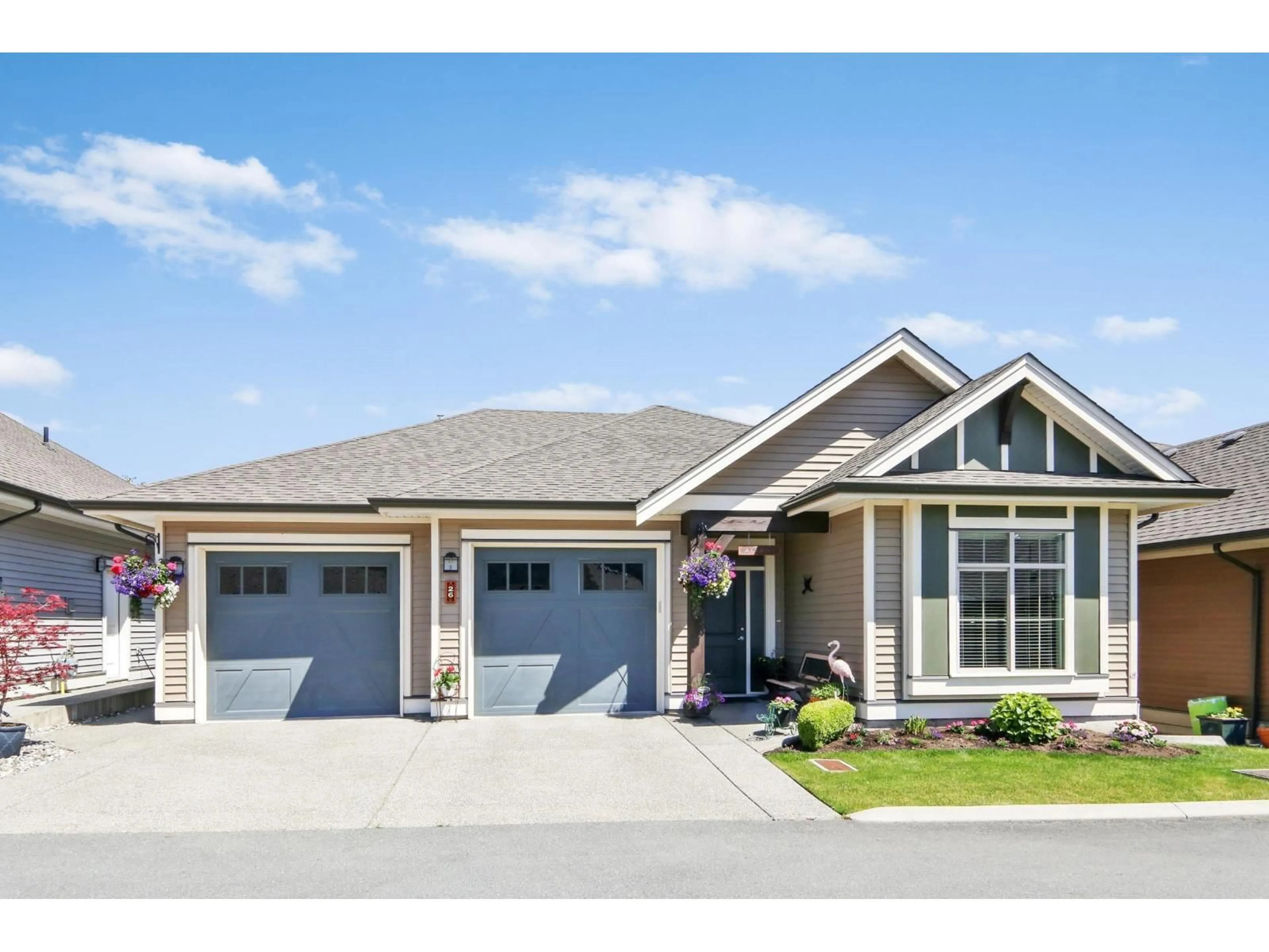 Home with vinyl exterior material, street for 26 - 45900 SOUTH SUMAS ROAD, Chilliwack British Columbia V2R0S9