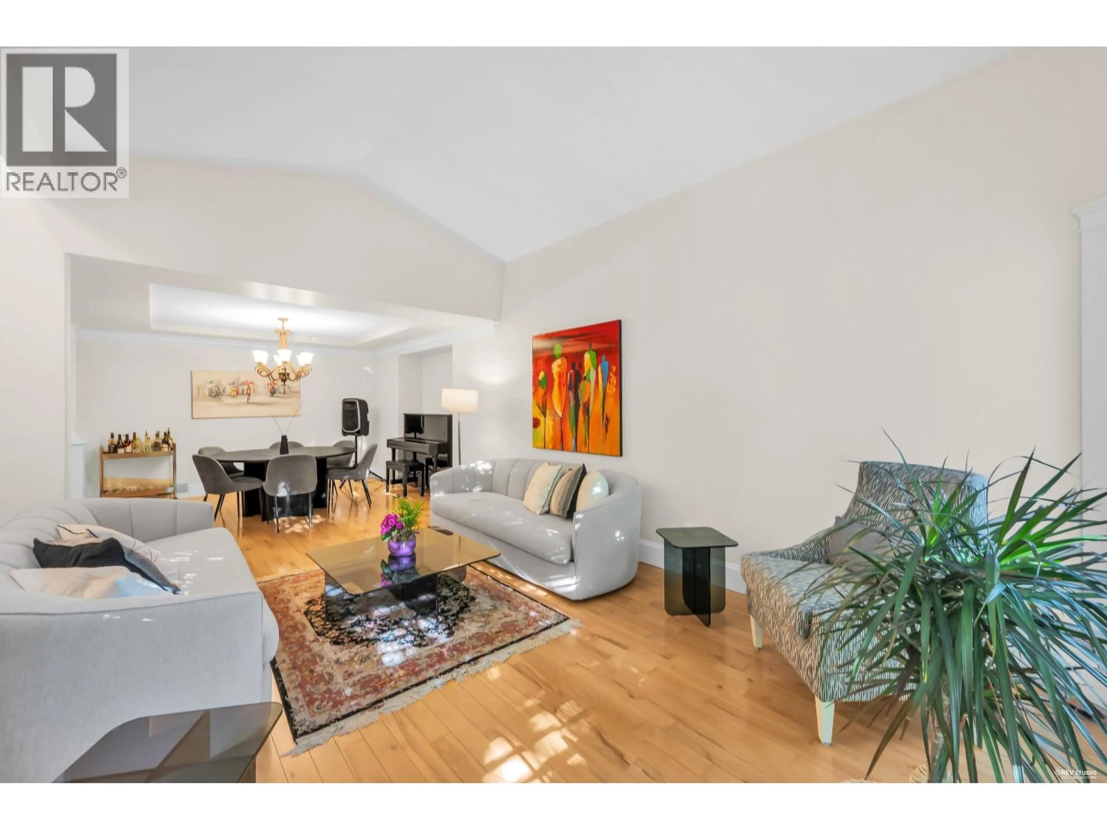 Living room with furniture, unknown for 1591 ALPINE LANE, Coquitlam British Columbia V3E3A6