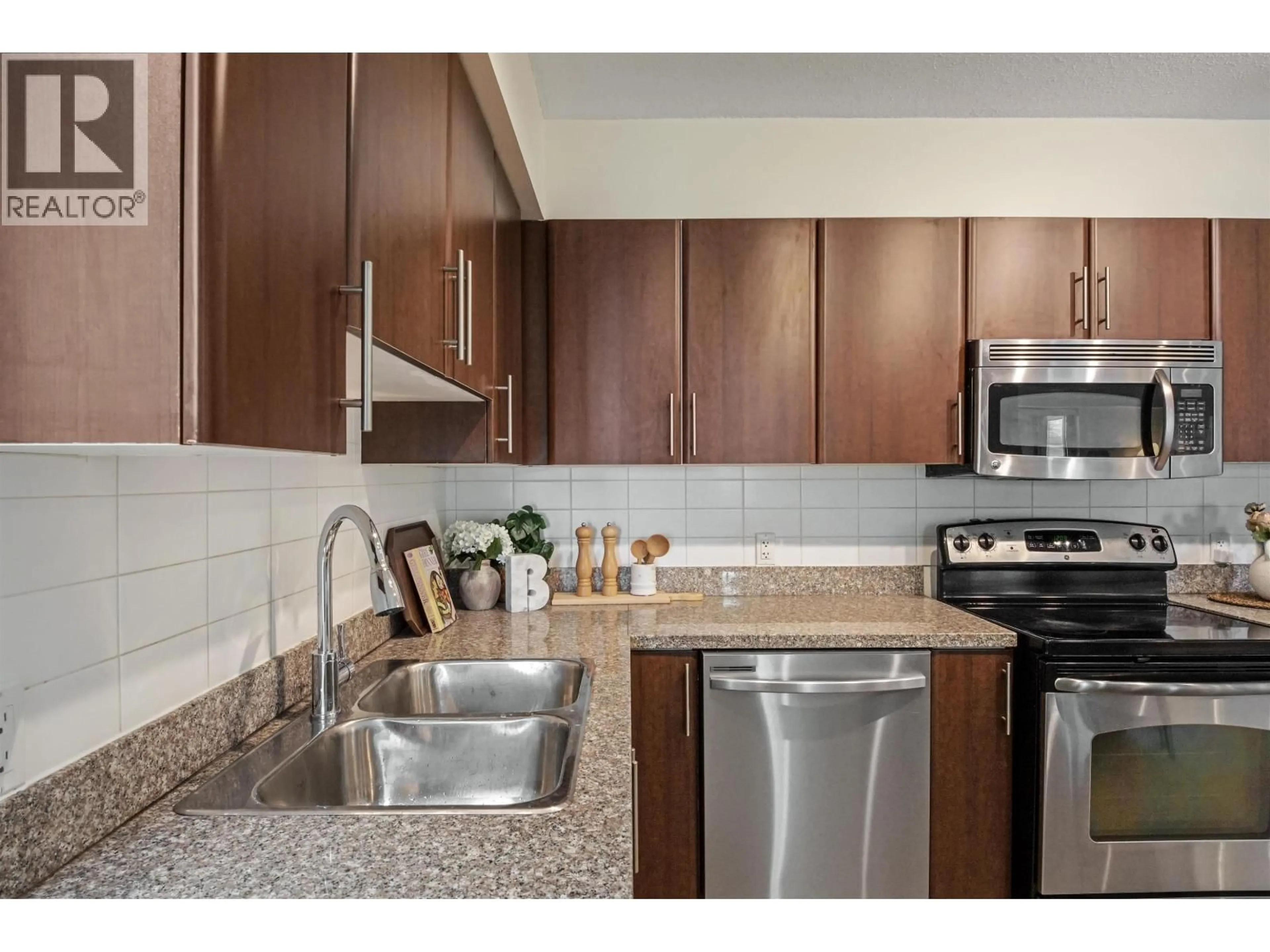 Standard kitchen, unknown for 3802 - 1178 HEFFLEY CRESCENT, Coquitlam British Columbia V3B0A7