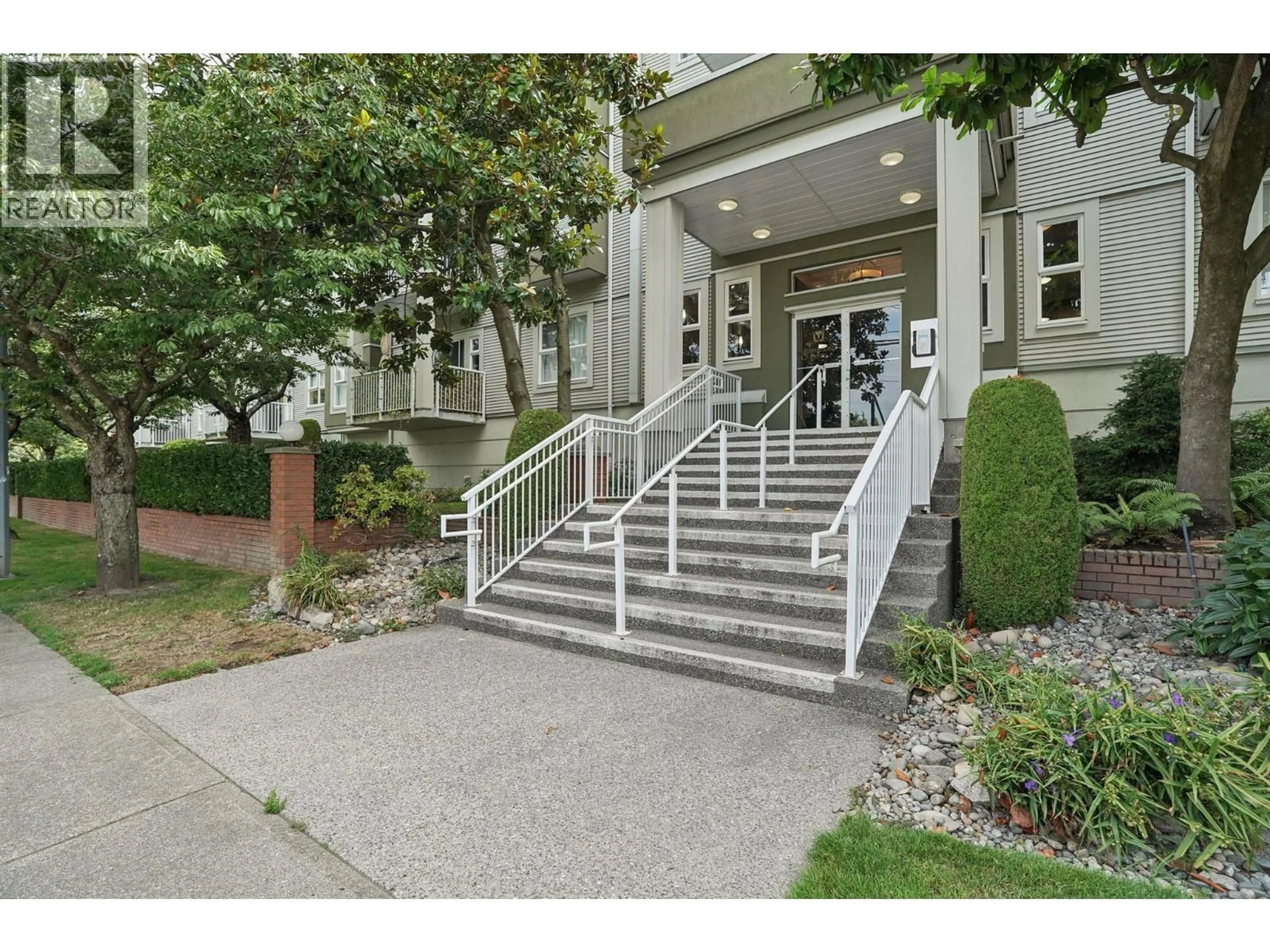 Indoor foyer for 308 - 4728 53 STREET, Delta British Columbia V4K2Z1