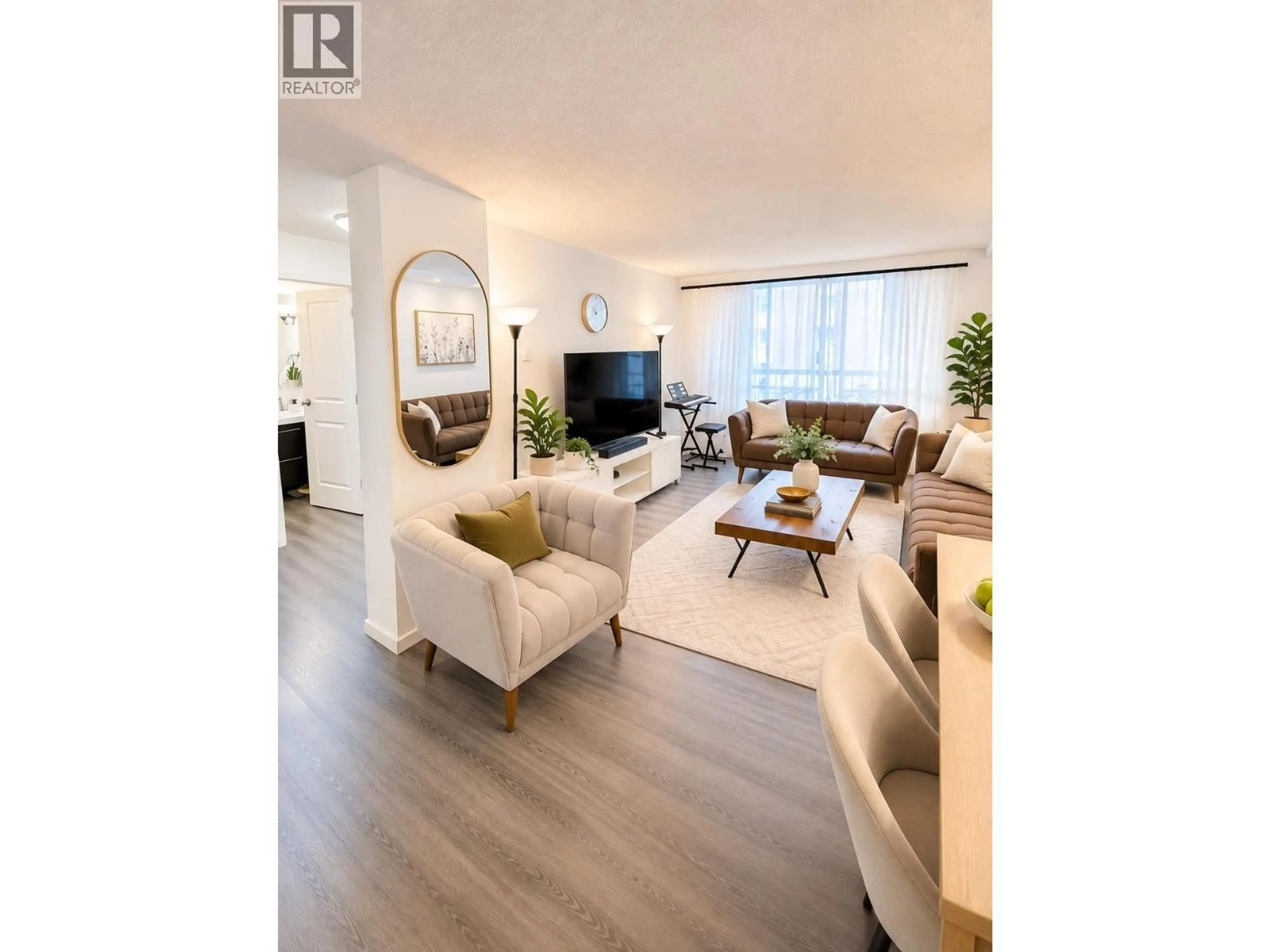 Living room with furniture, wood/laminate floor for 905 - 2016 FULLERTON AVENUE, North Vancouver British Columbia V7P3E6