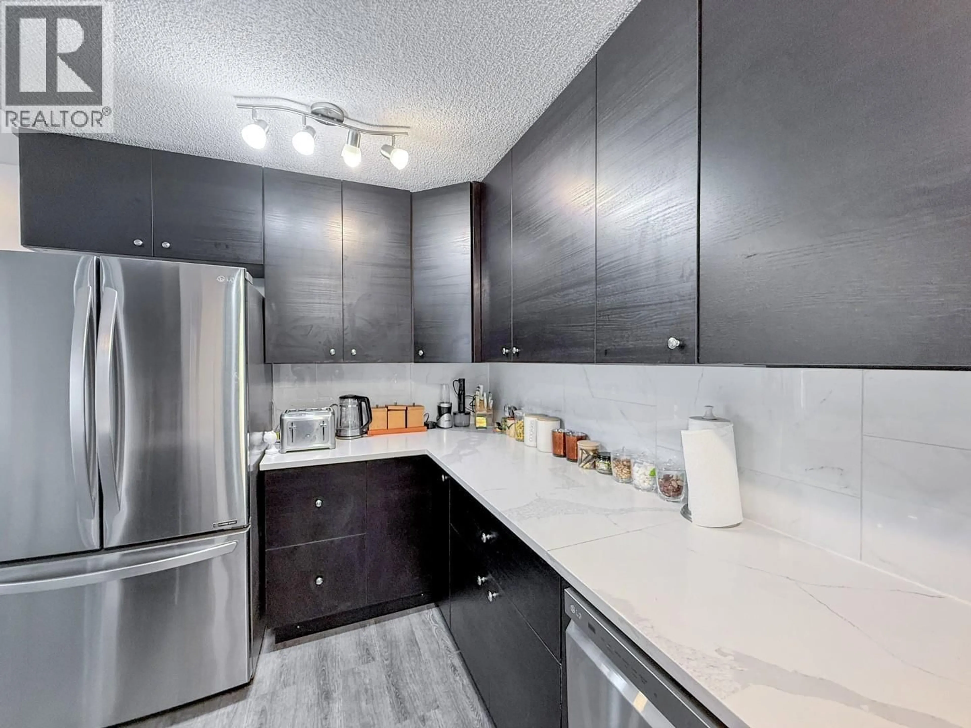 Standard kitchen, unknown for 905 - 2016 FULLERTON AVENUE, North Vancouver British Columbia V7P3E6