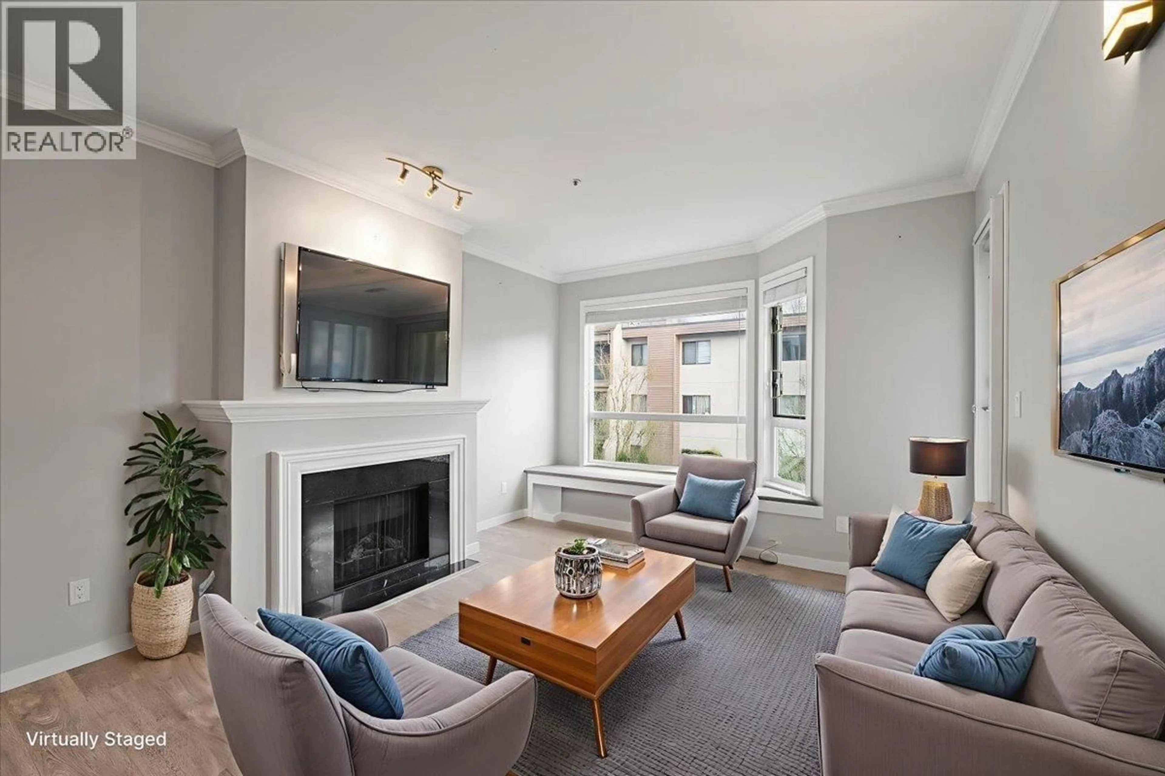 Living room with furniture, unknown for 204 - 8680 LANSDOWNE ROAD, Richmond British Columbia V6X1B9