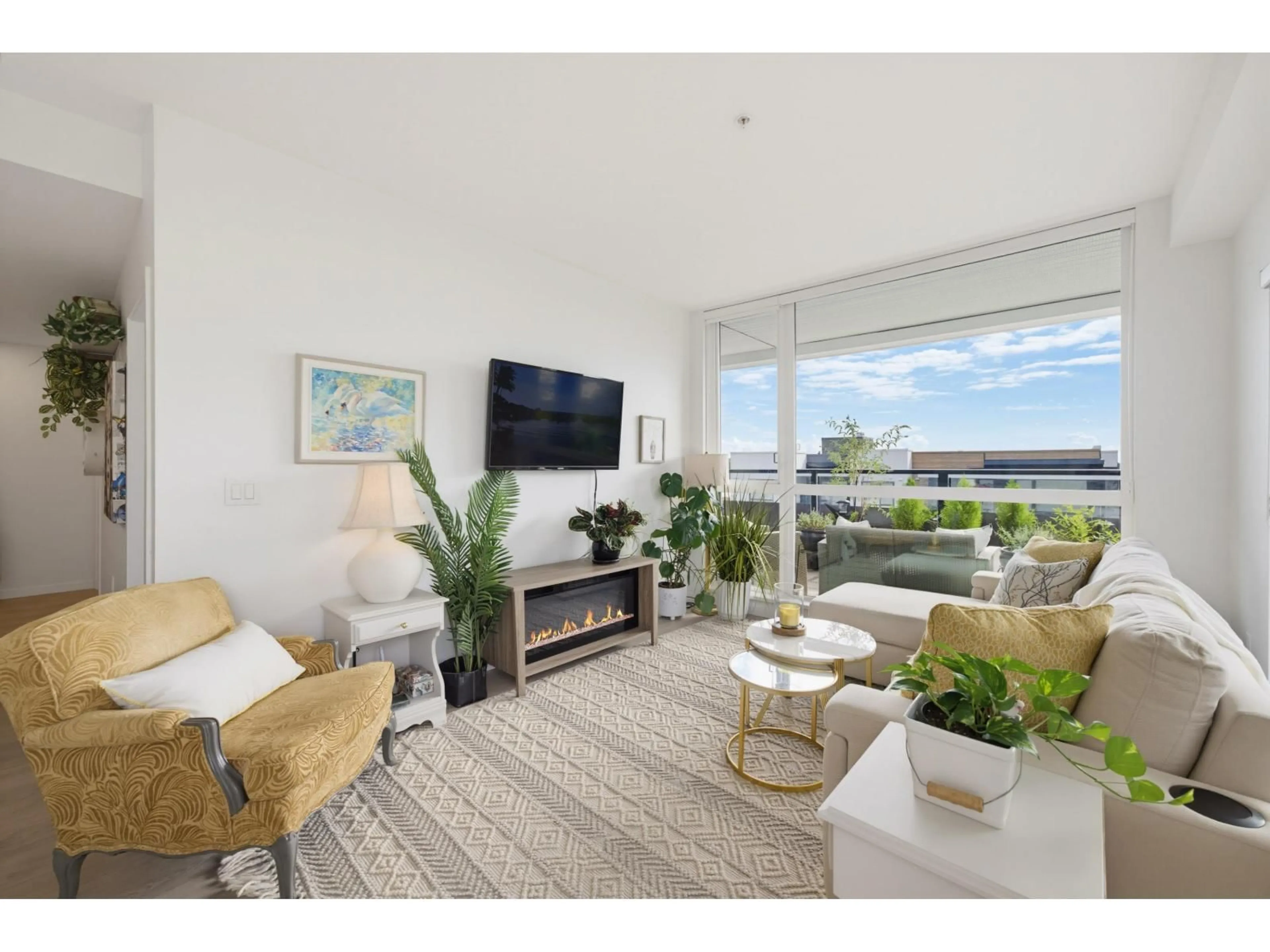 Living room with furniture, unknown for 403 - 6585 195A STREET, Surrey British Columbia V4N6Y9