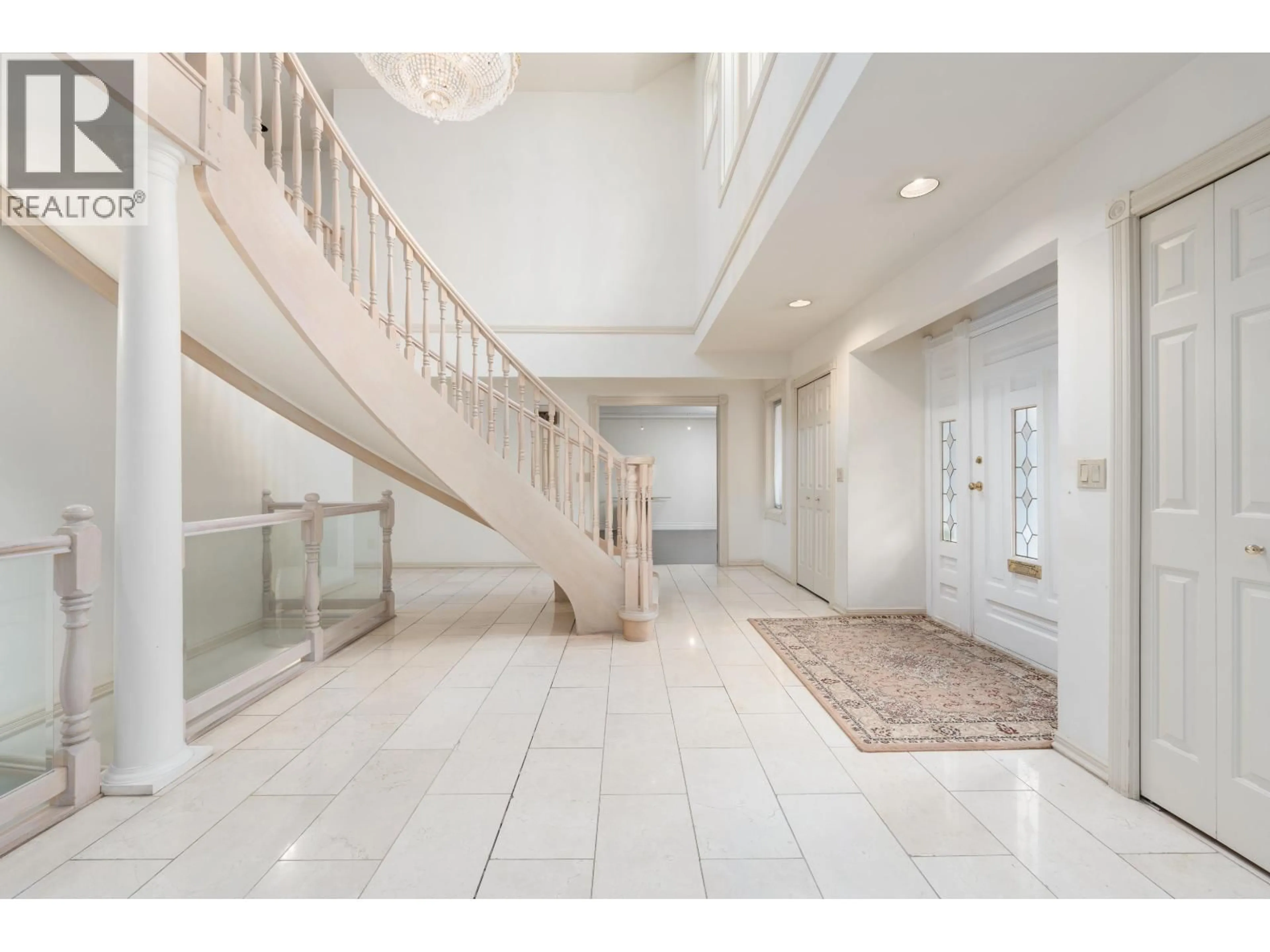 Indoor foyer for 7289 MARGUERITE STREET, Vancouver British Columbia V6P5G4