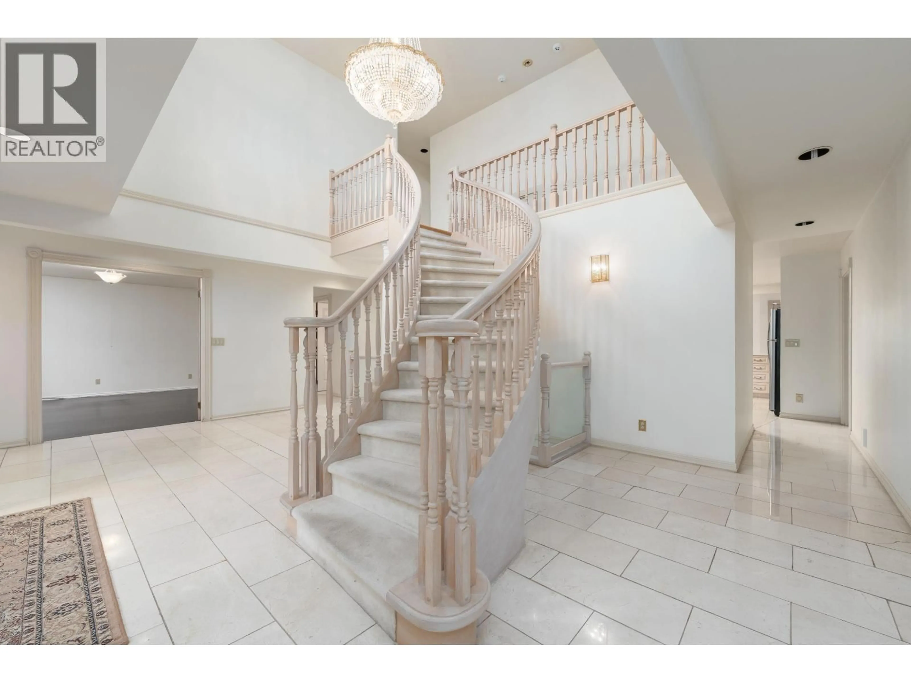 Indoor foyer for 7289 MARGUERITE STREET, Vancouver British Columbia V6P5G4