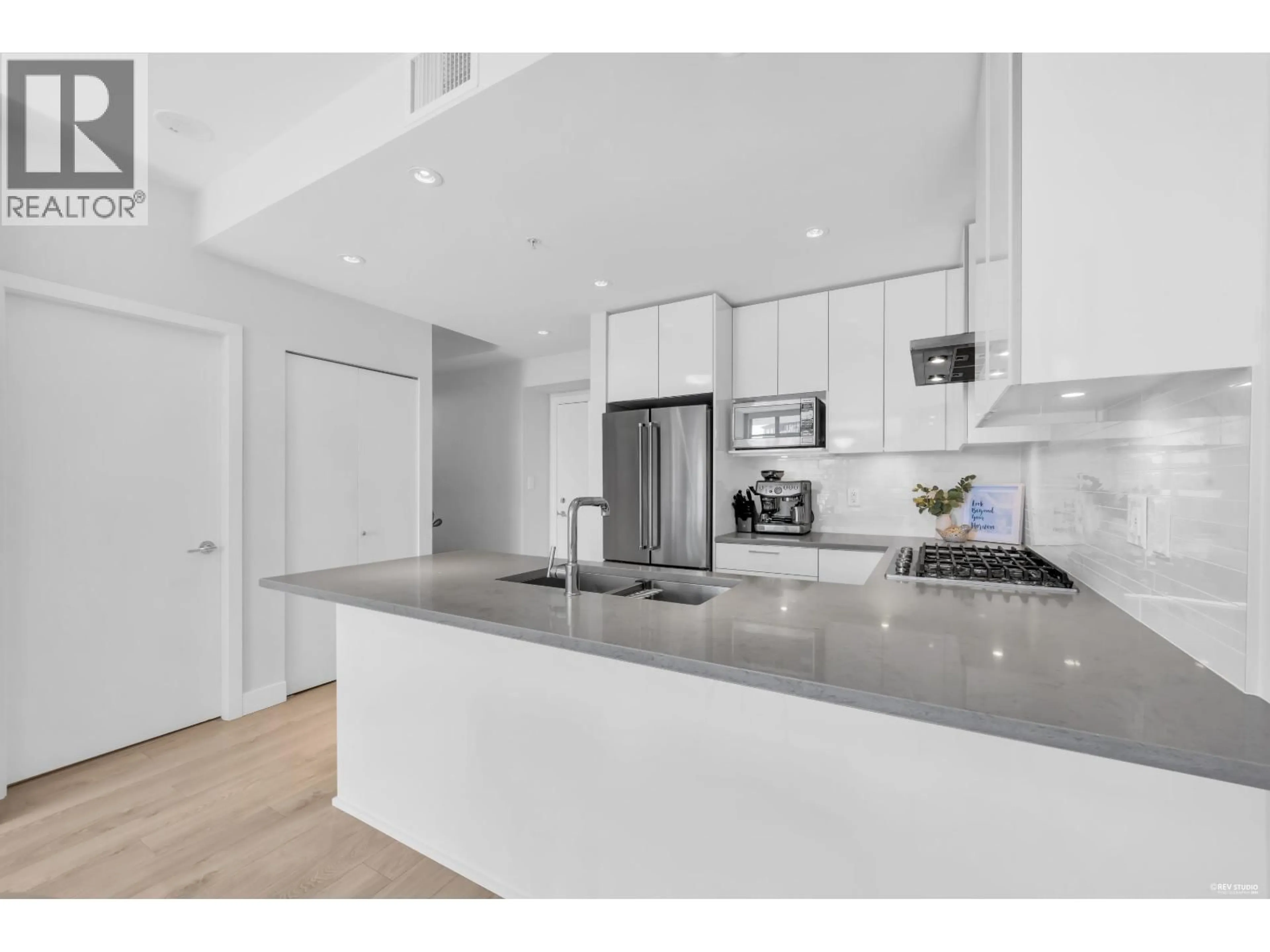 Open concept kitchen, unknown for 1701 - 1788 GILMORE AVENUE, Burnaby British Columbia V5C0L5
