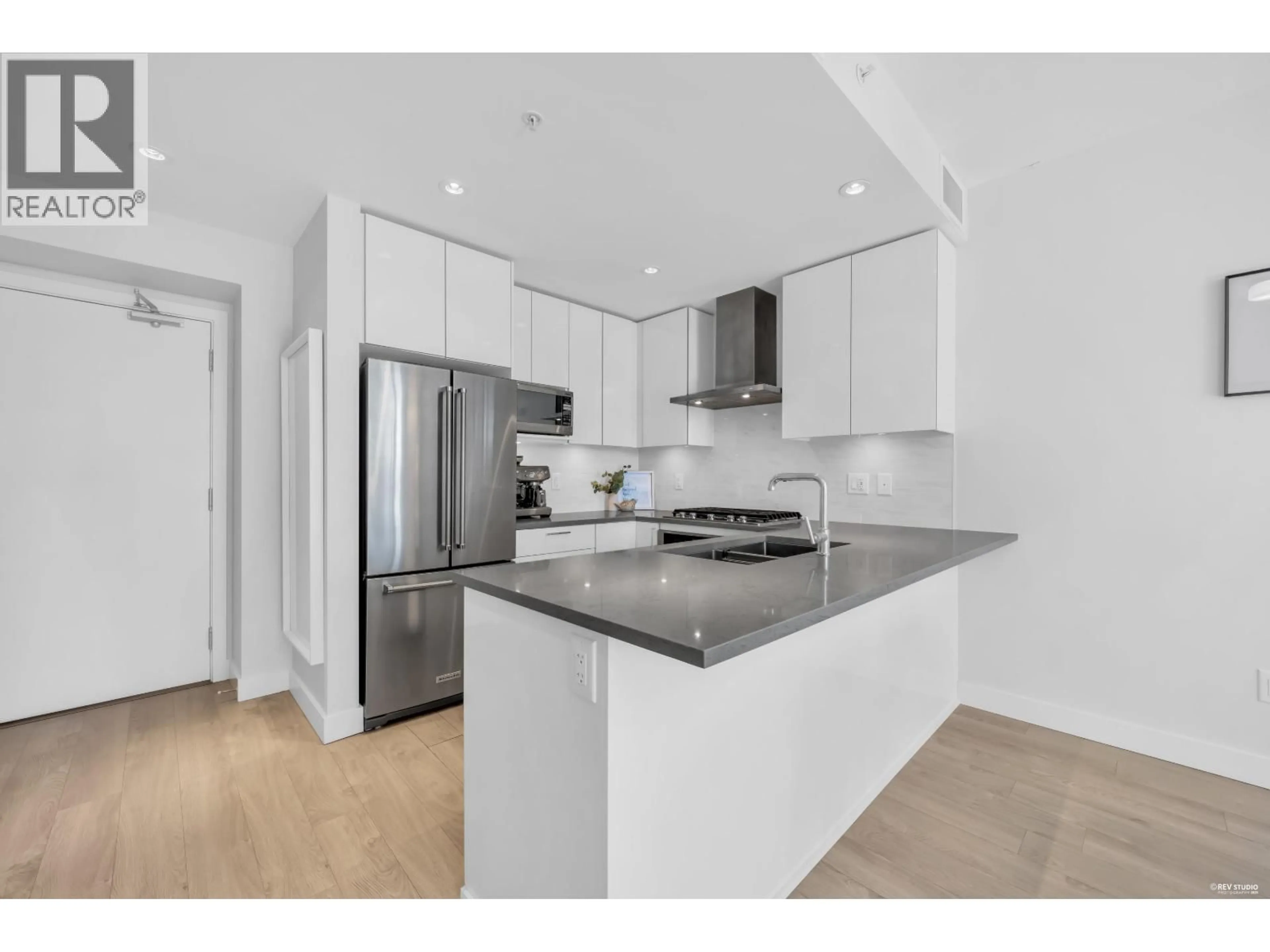Open concept kitchen, unknown for 1701 - 1788 GILMORE AVENUE, Burnaby British Columbia V5C0L5