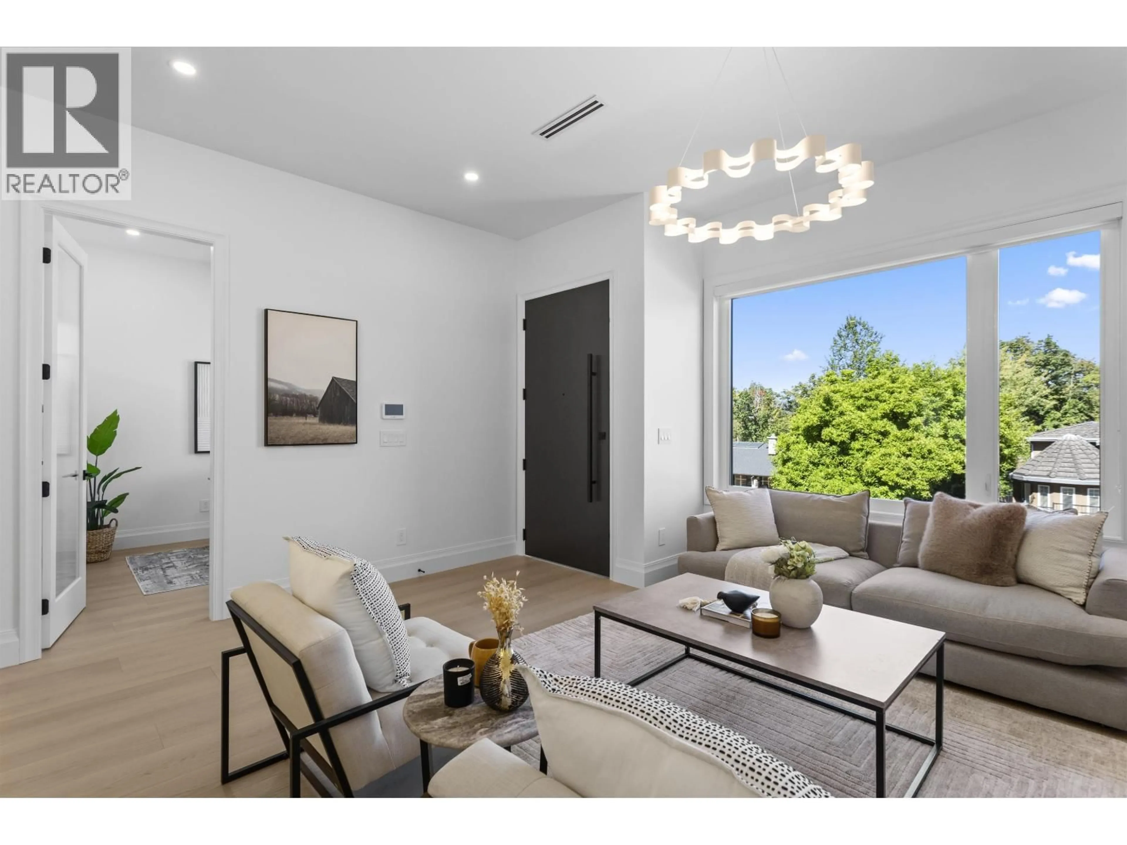 Living room with furniture, unknown for 2 - 5459 FORGLEN DRIVE, Burnaby British Columbia V5H3K8
