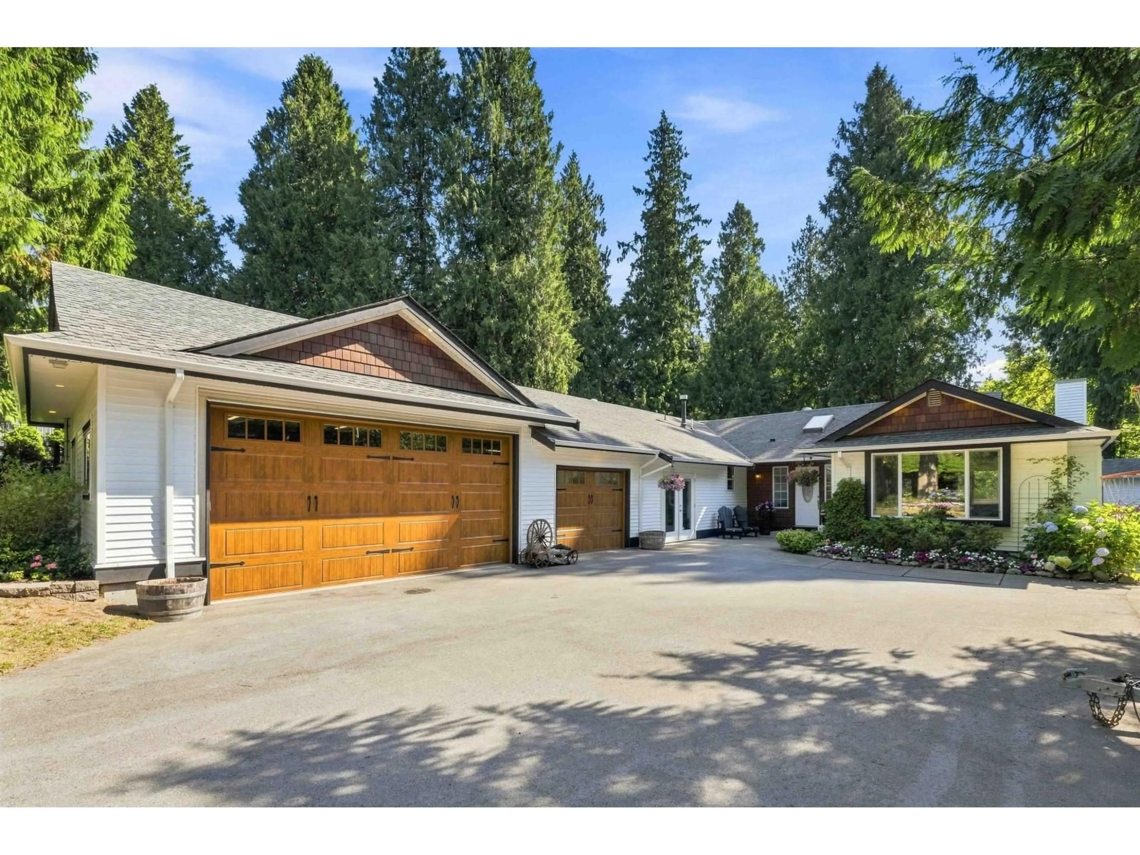 Indoor garage for 4920 203 STREET, Langley British Columbia V3A5C4
