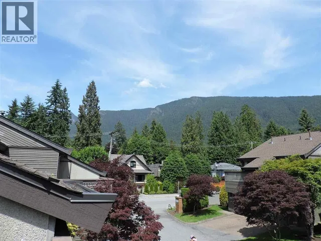 1147 MONTROYAL BOULEVARD, North Vancouver 5