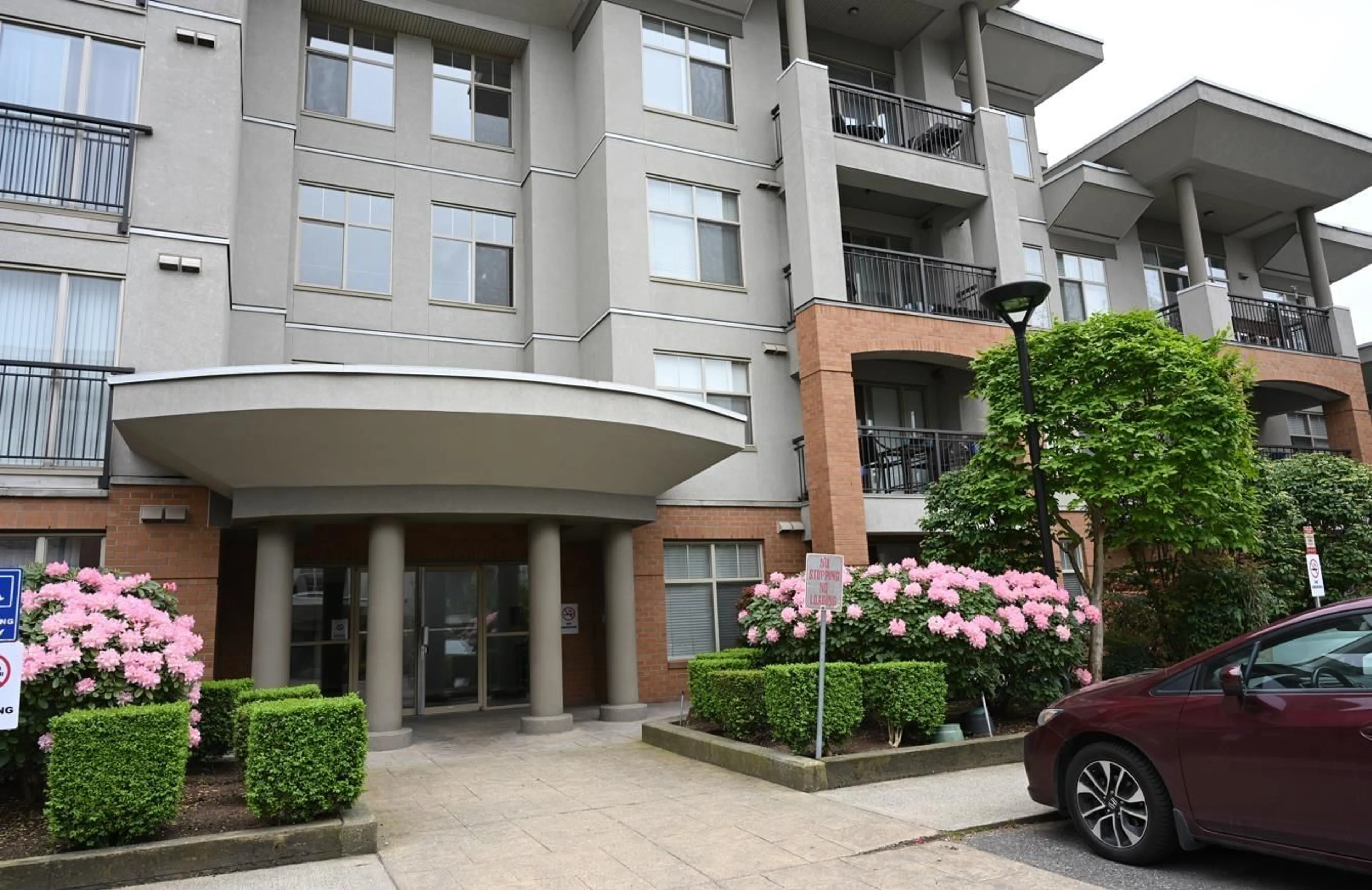 Patio, unknown for 202 - 33545 RAINBOW AVENUE, Abbotsford British Columbia V2S0B9