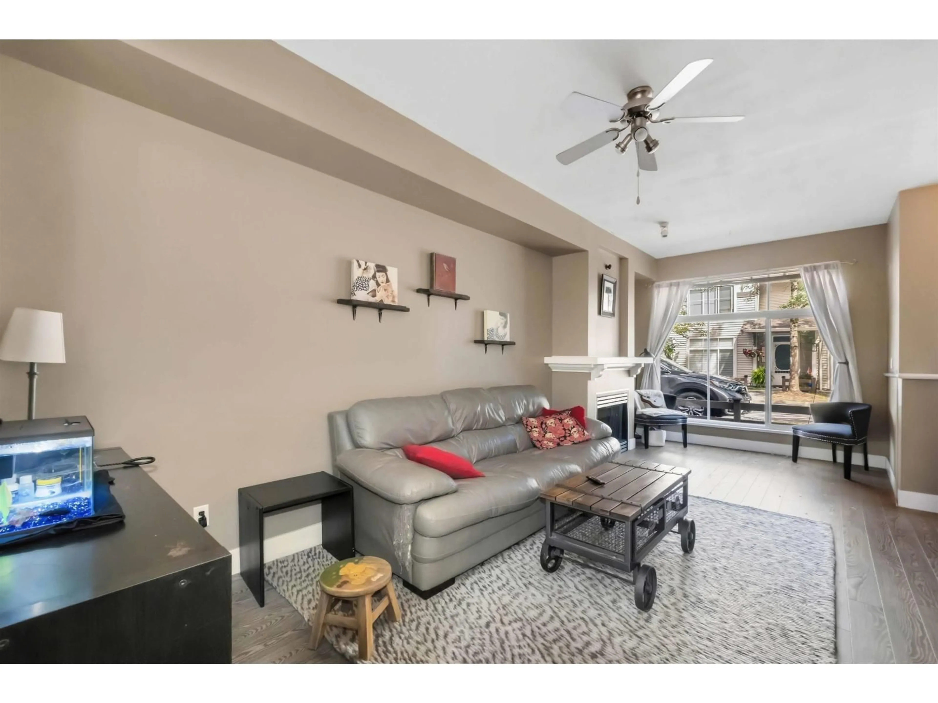Living room with furniture, unknown for 52 - 6465 184A STREET, Surrey British Columbia V3S8X9