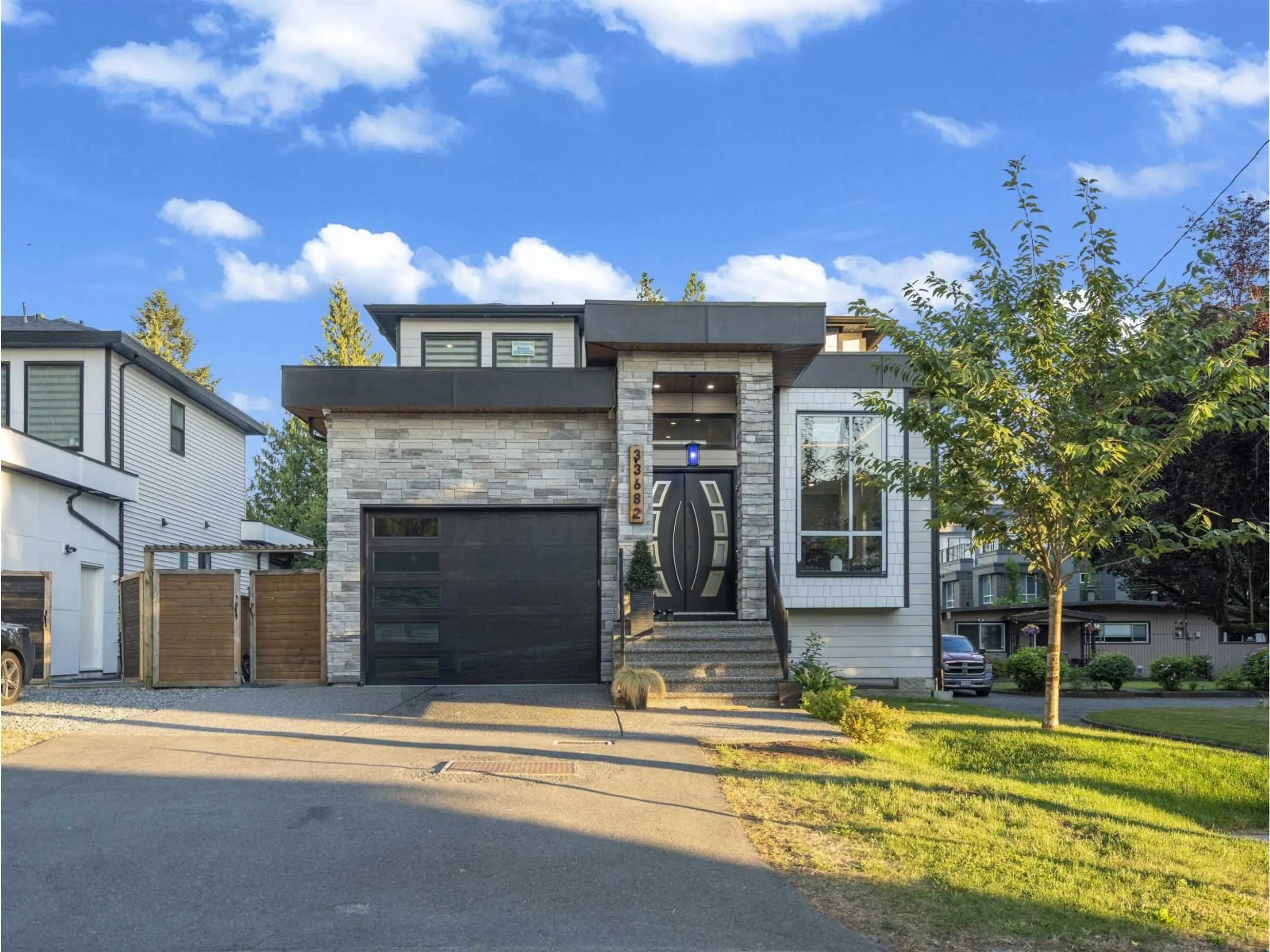 Home with brick exterior material, street for 33682 BUSBY ROAD, Abbotsford British Columbia V2S1V2