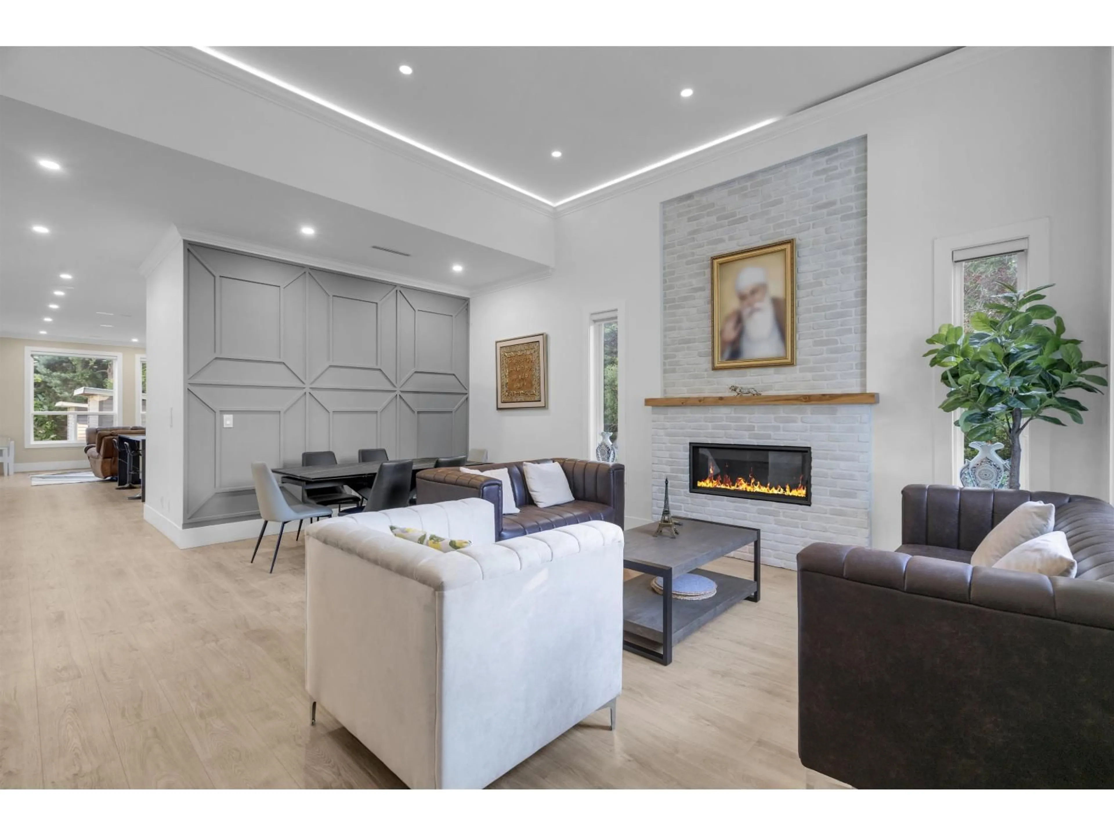 Living room with furniture, unknown for 33682 BUSBY ROAD, Abbotsford British Columbia V2S1V2