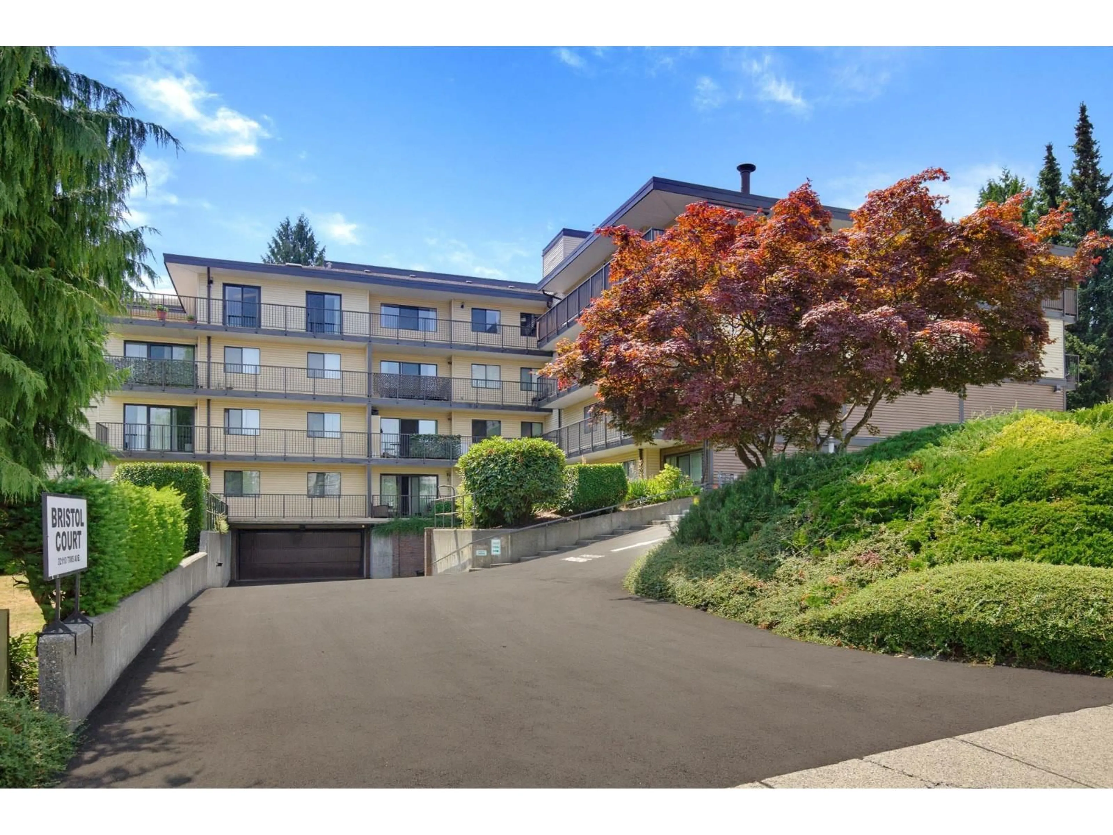 Patio, street for 405 - 32110 TIMS AVENUE, Abbotsford British Columbia V2T2H4