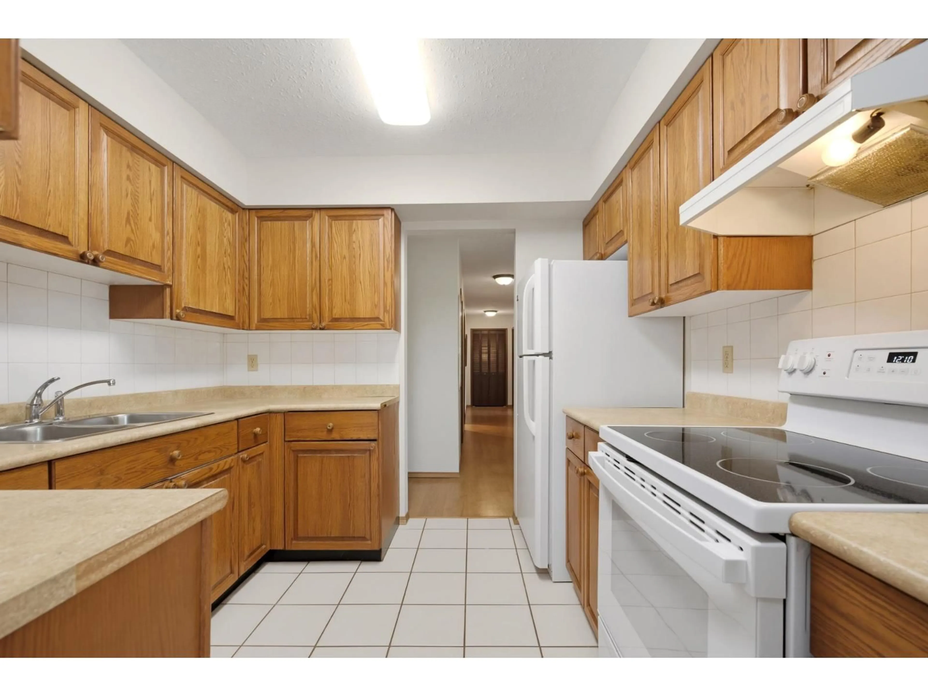 Standard kitchen, unknown for 405 - 32110 TIMS AVENUE, Abbotsford British Columbia V2T2H4