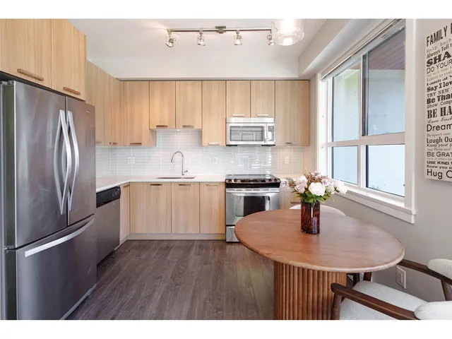406 - 15388 105 AVENUE, Surrey 3