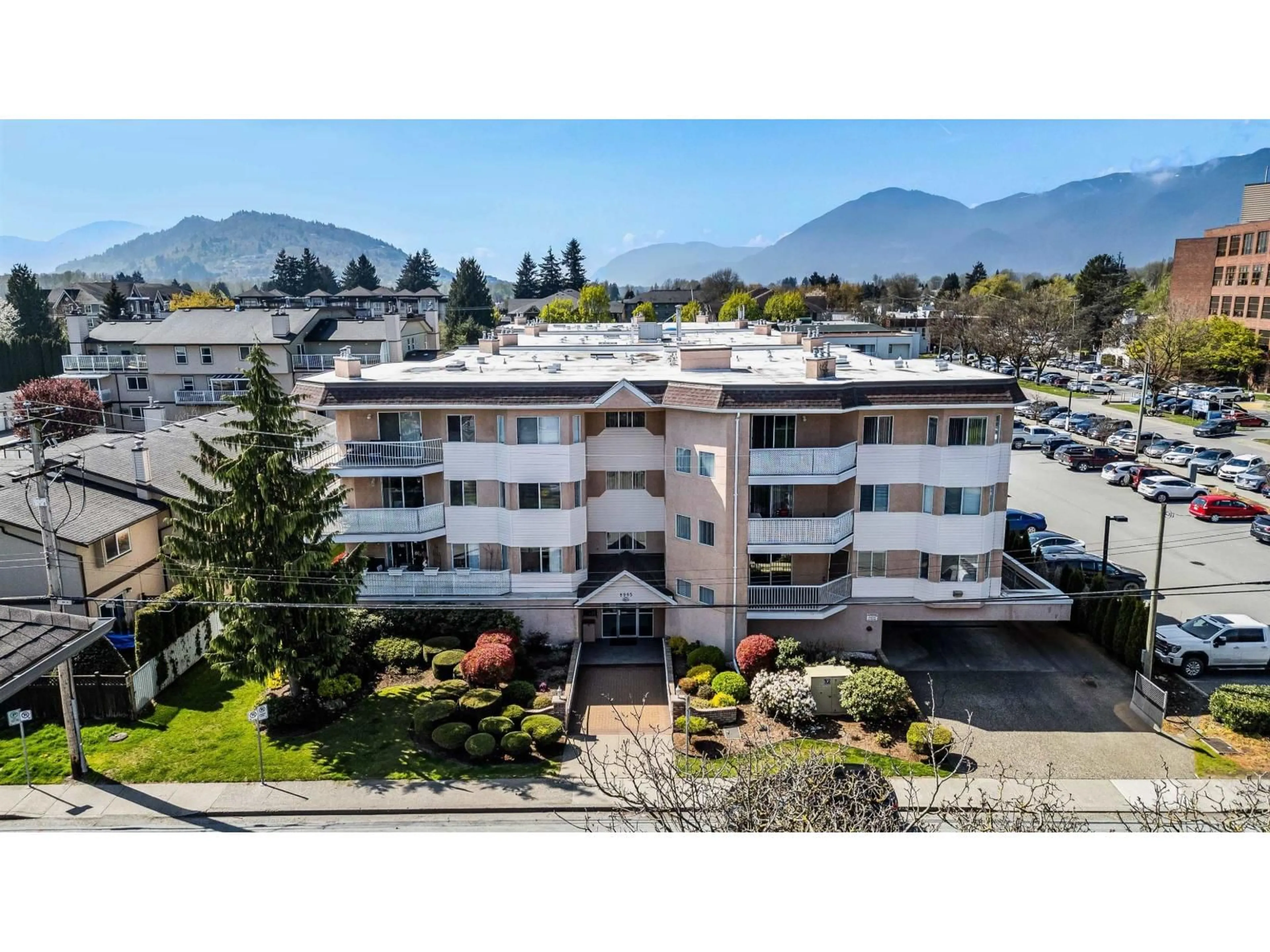 A pic from outside/outdoor area/front of a property/back of a property/a pic from drone, mountain view for 214 - 8985 MARY STREET, Chilliwack British Columbia V2P4J4