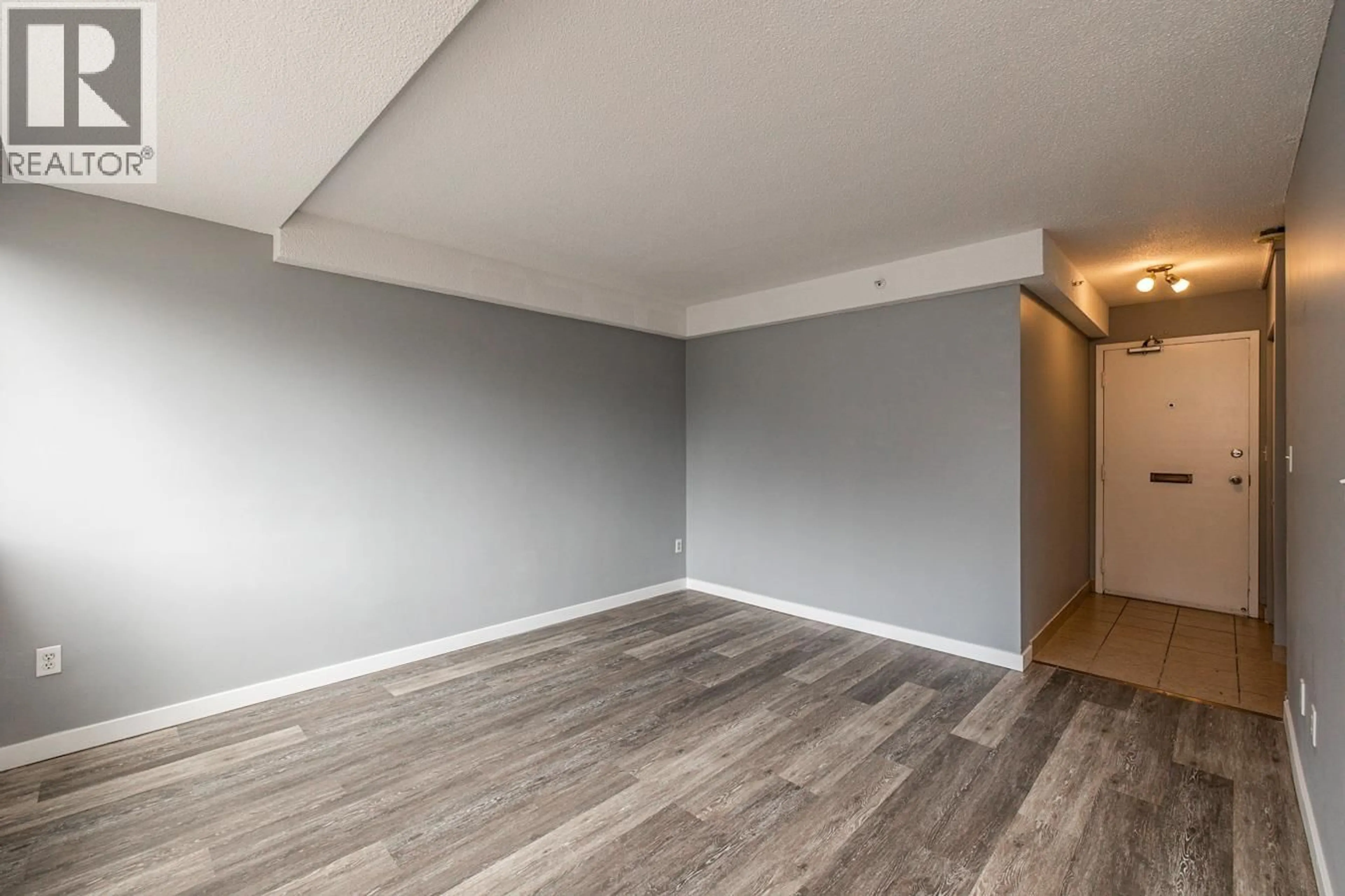 A pic of a room for 106 - 1501 QUEENSWAY, Prince George British Columbia V2L1L5