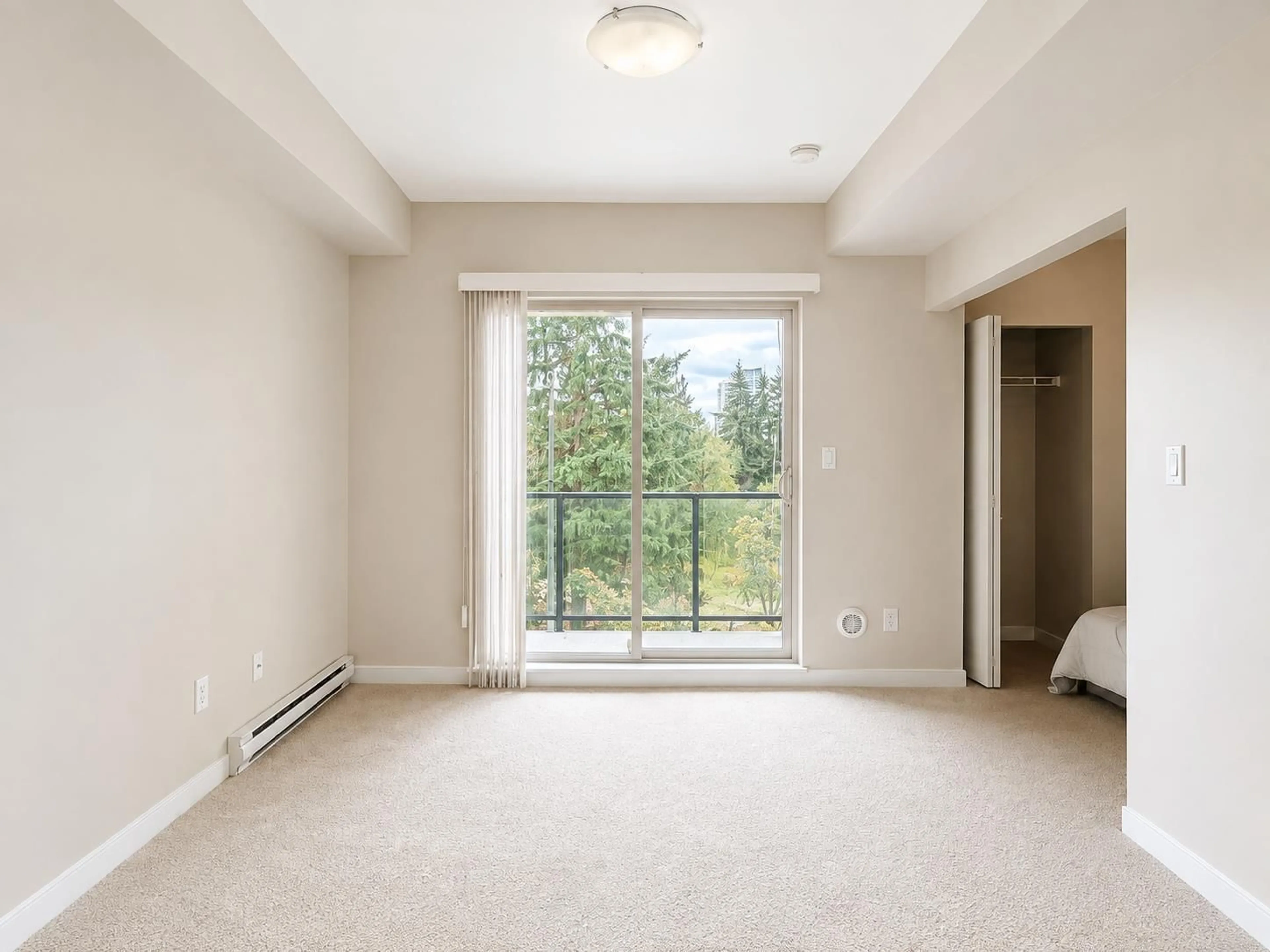 A pic of a room for 425 - 13789 107A AVENUE, Surrey British Columbia V3T0B8