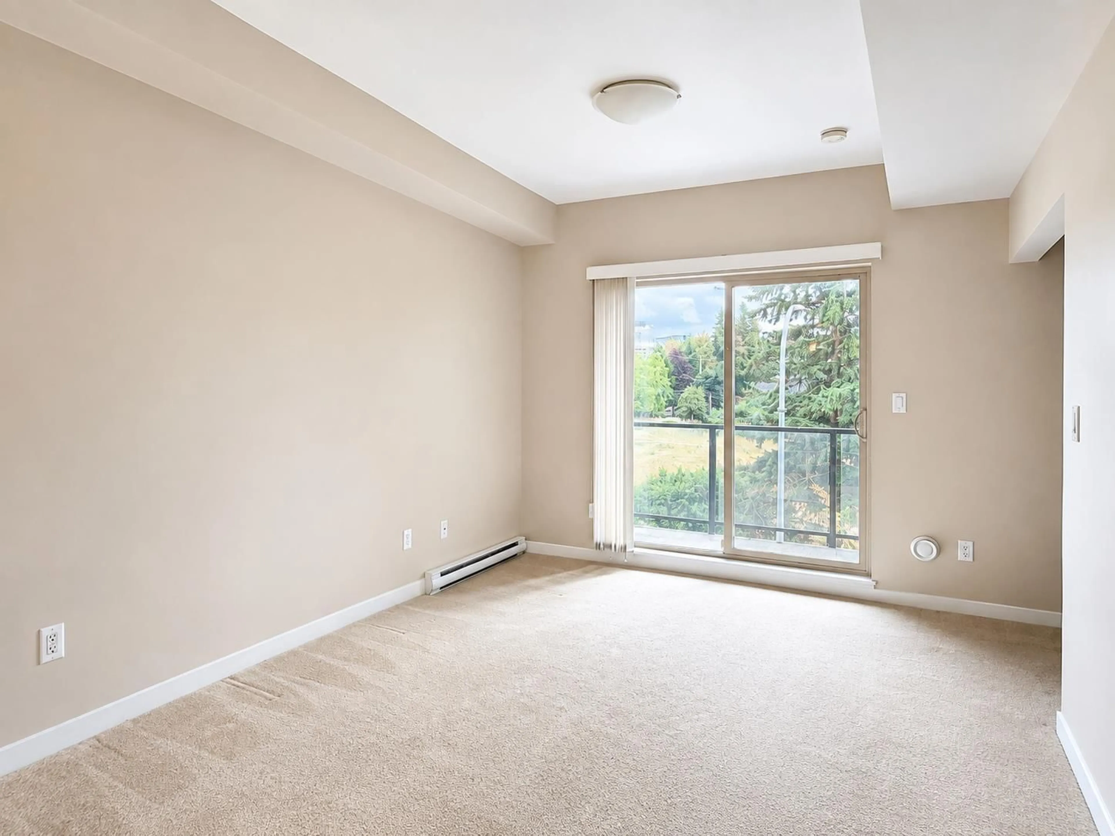 A pic of a room for 425 - 13789 107A AVENUE, Surrey British Columbia V3T0B8