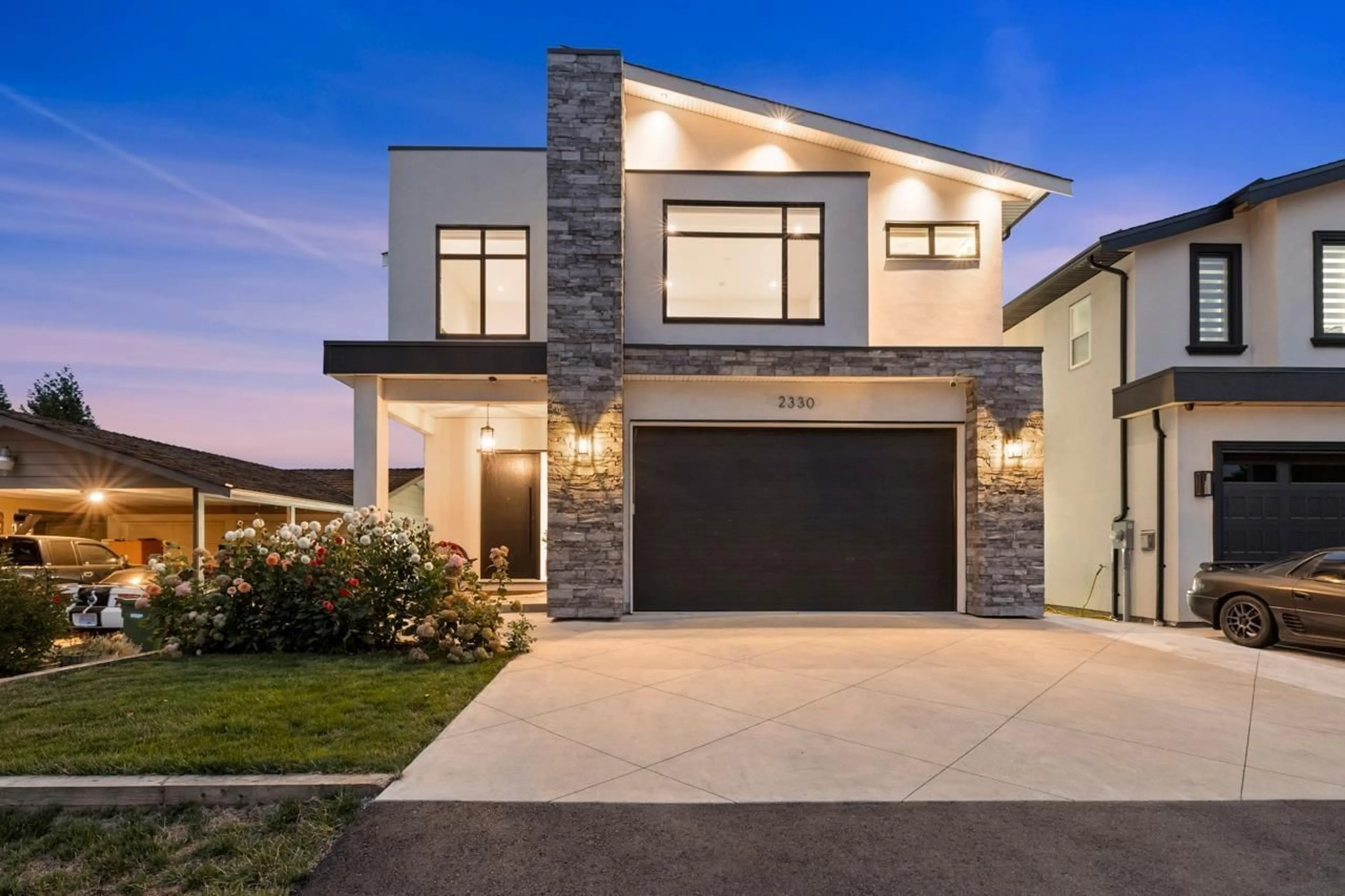 Home with brick exterior material, street for 2330 CASCADE STREET, Abbotsford British Columbia V2T3G3