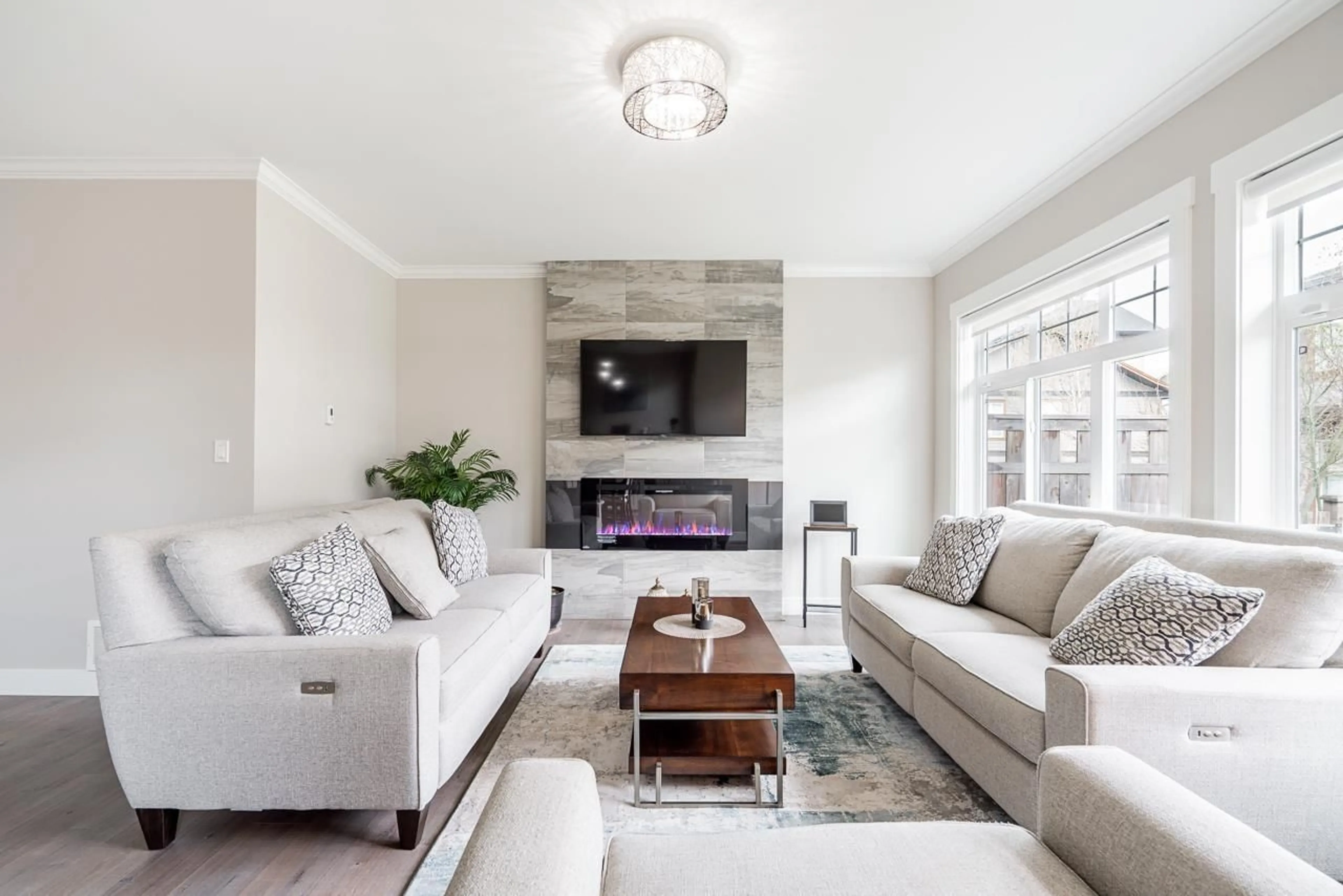 Living room with furniture, unknown for 2 - 17033 FRASER HIGHWAY, Surrey British Columbia V4N6V2