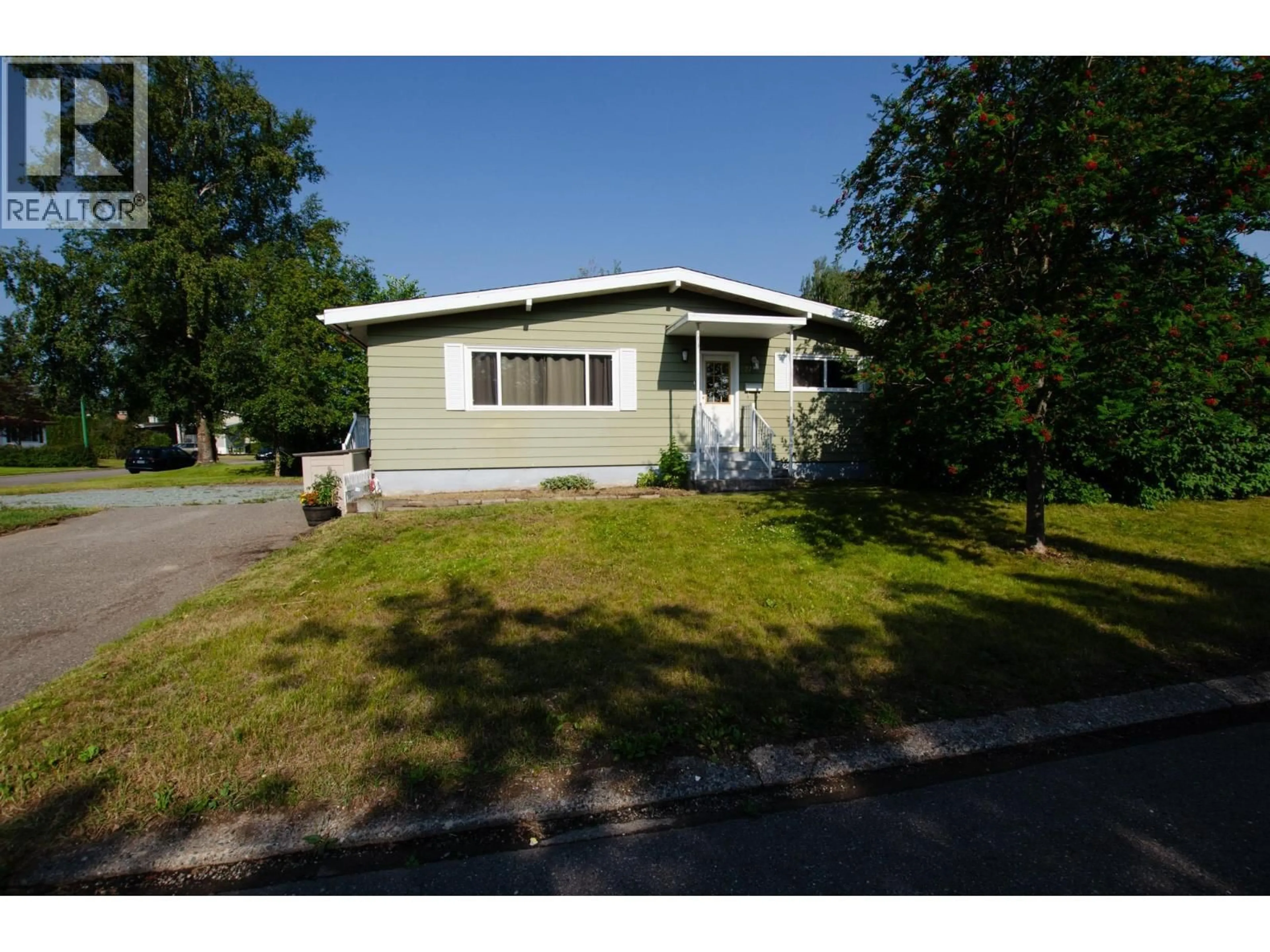 Home with vinyl exterior material, street for 2775 HAMMOND AVENUE, Prince George British Columbia V2M1A6