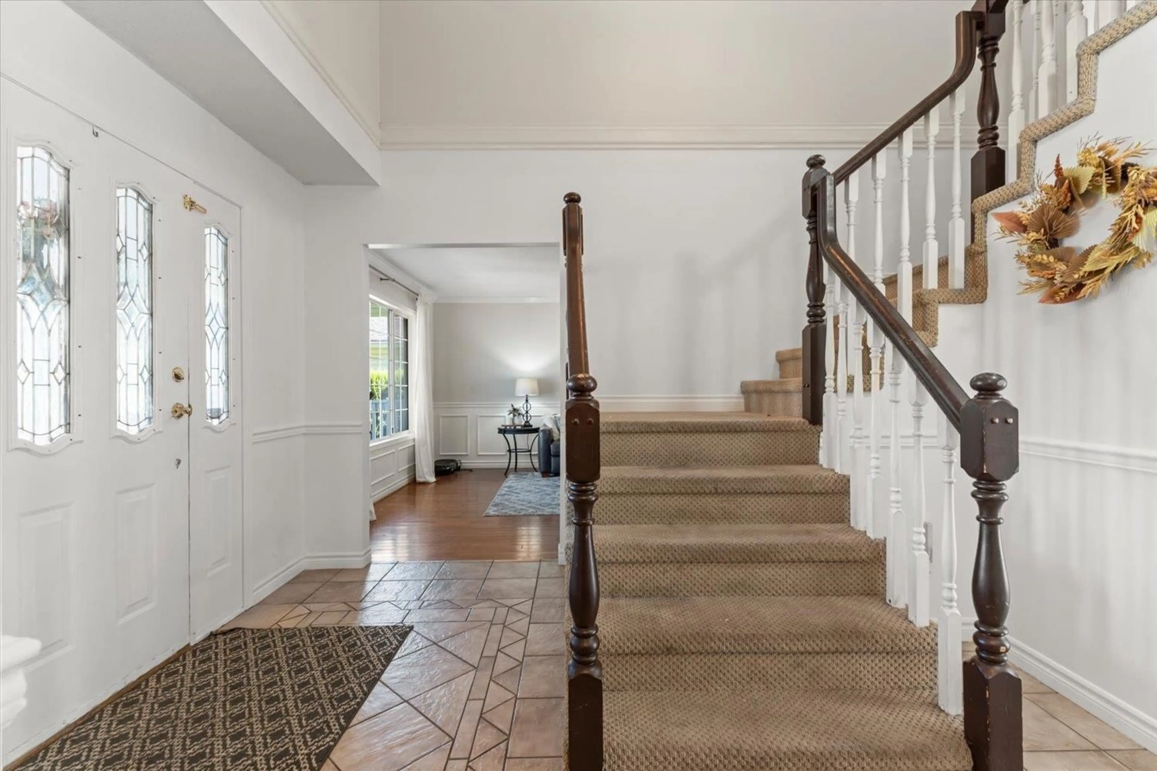 Indoor foyer for 45396 CARRIAGE WAY, Chilliwack British Columbia V2R2V4