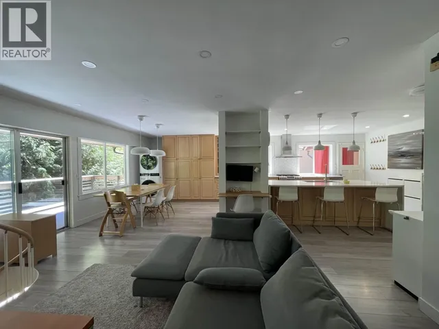 6570 MADRONA CRESCENT, West Vancouver 3