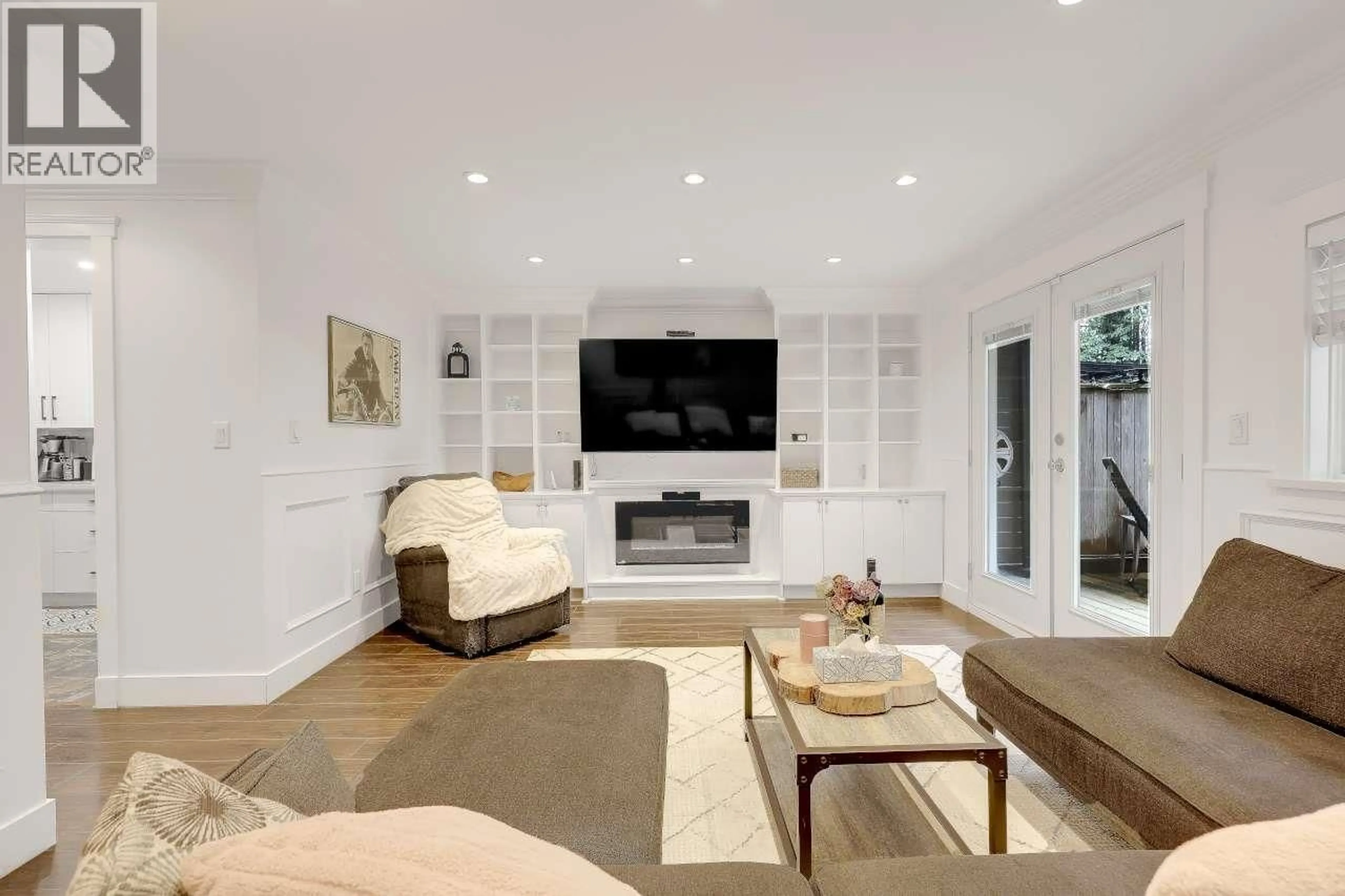 Living room with furniture, unknown for 8 - 20945 CAMWOOD AVE AVENUE, Maple Ridge British Columbia V2X2N9