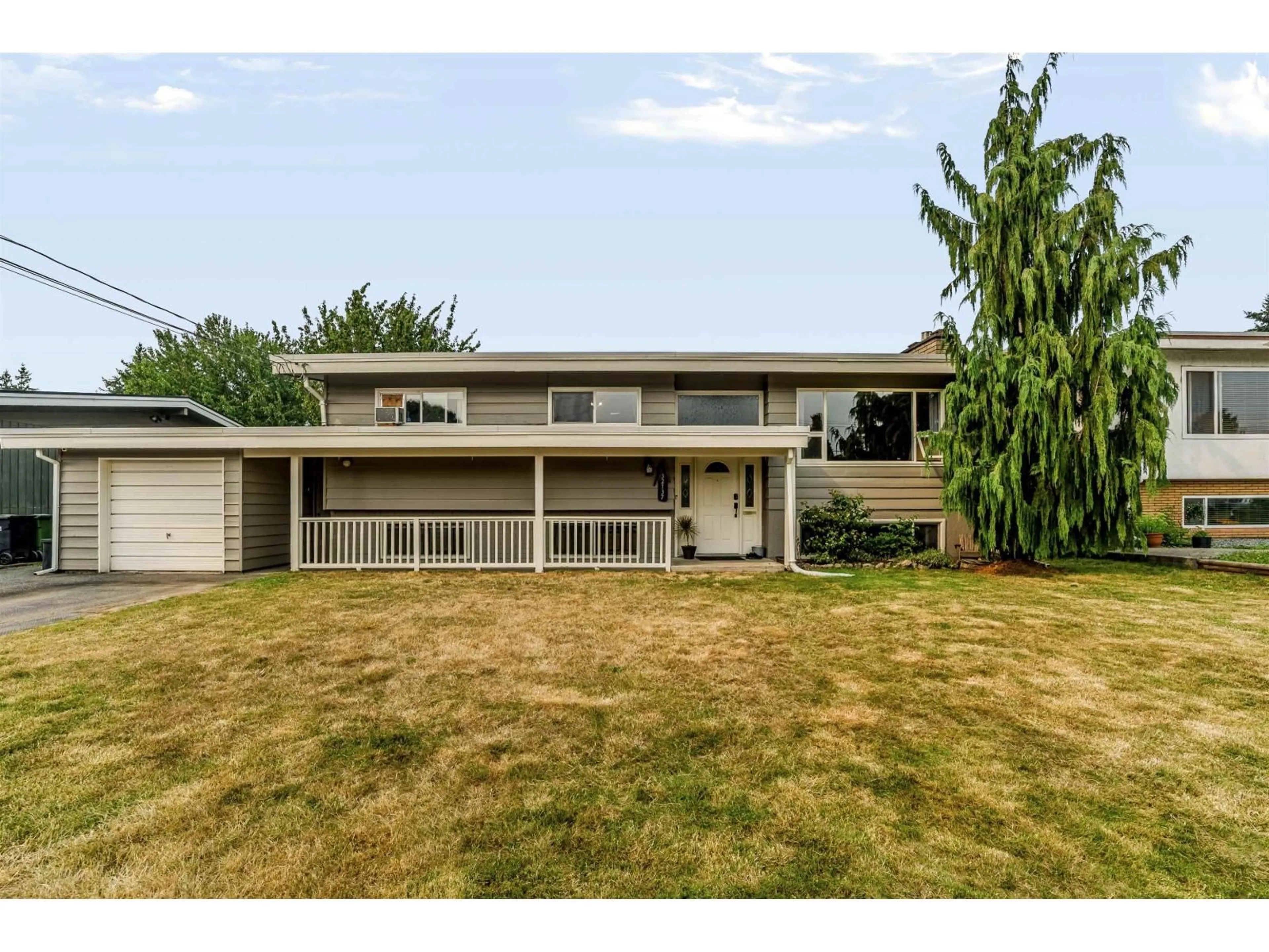 Home with vinyl exterior material, street for 32137 DEBREEN CRESCENT, Abbotsford British Columbia V2T1H1