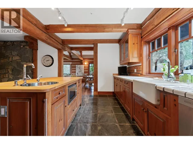 5851 EAGLE ISLAND, West Vancouver 5